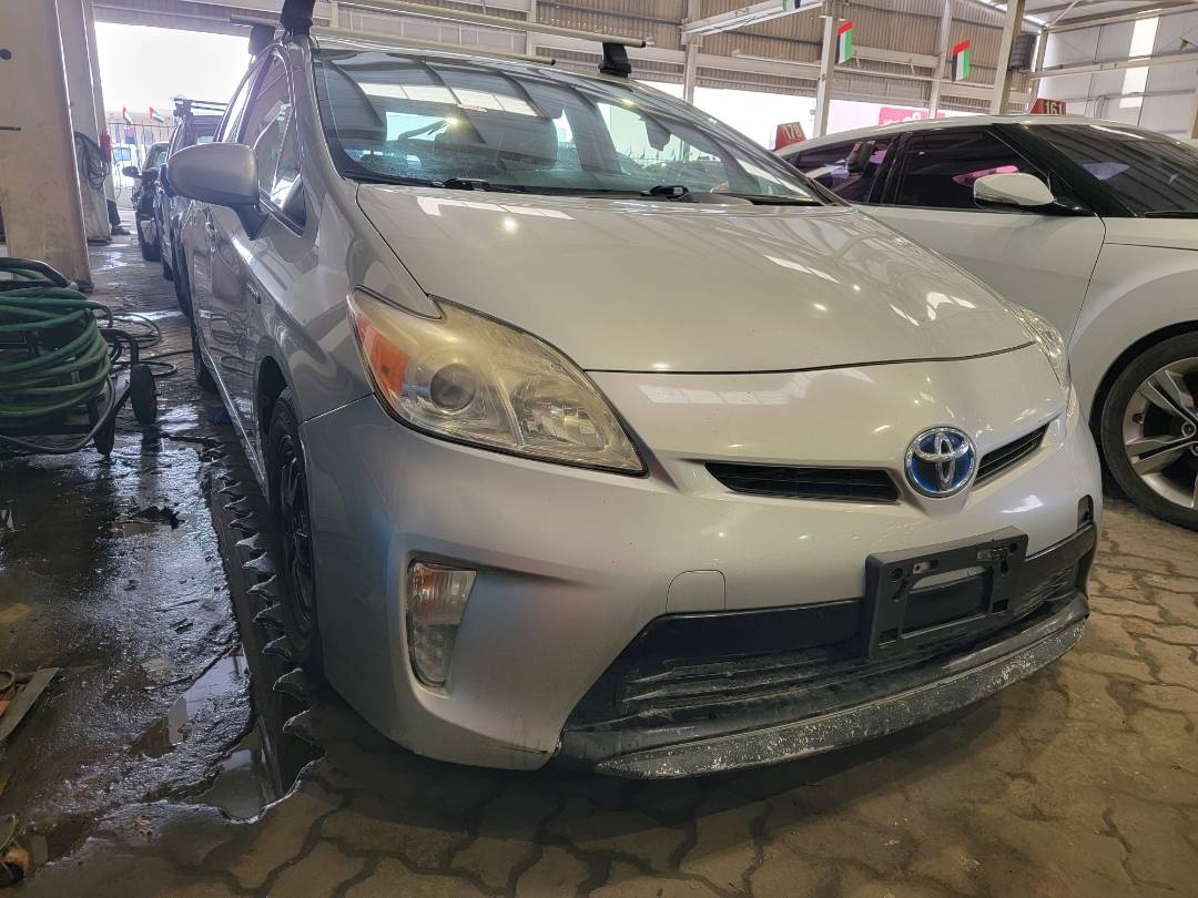 2014 TOYOTA PRIUS — 193277 Miles — Lot E1767555 — Main - Marhaba Auctions Used Cars - Image 4