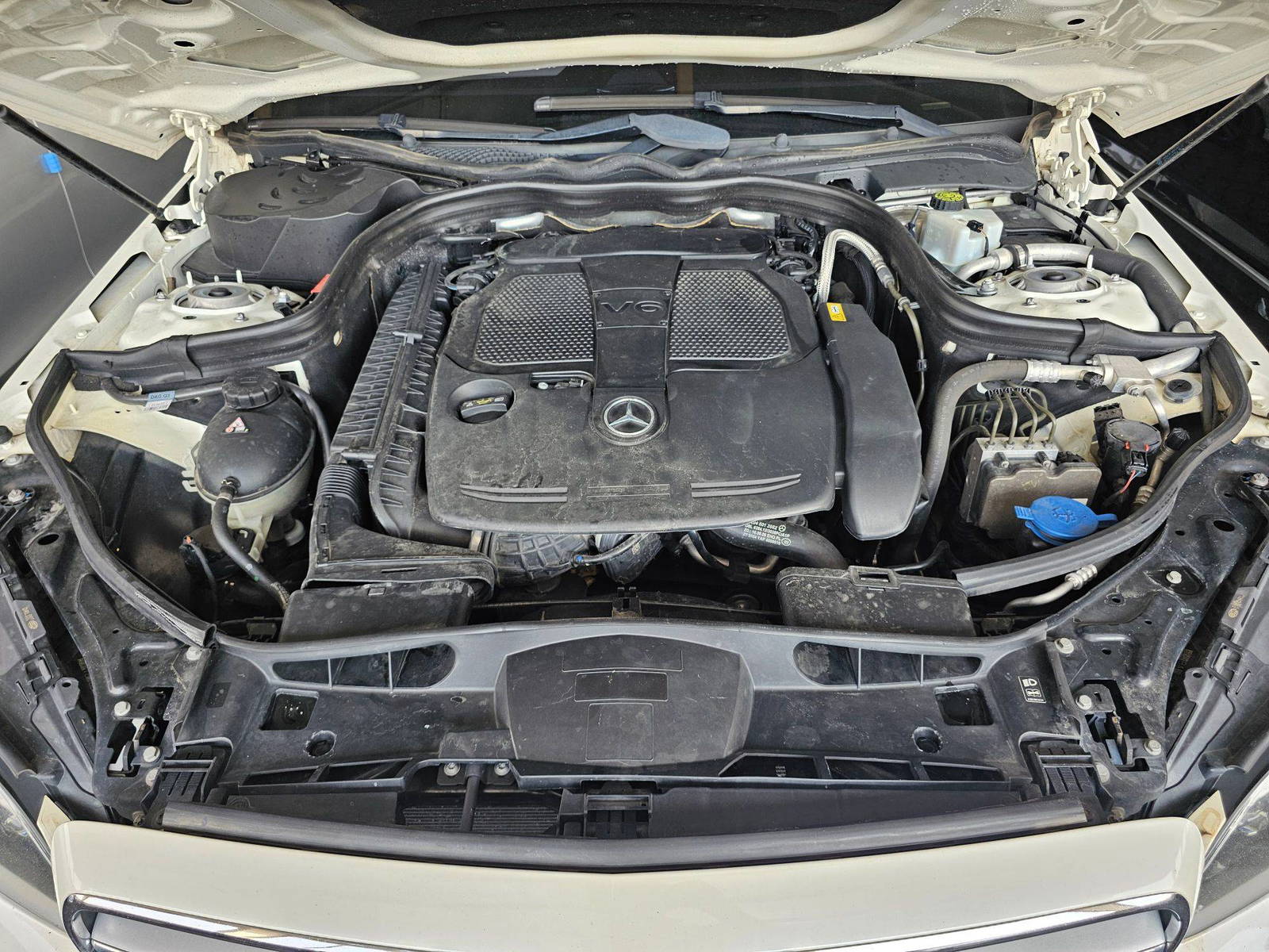 2014 MERCEDES BENZ E 350 — 140324 Miles — Lot EA835902 — Souq - Marhaba Auctions Used Cars - Image 12