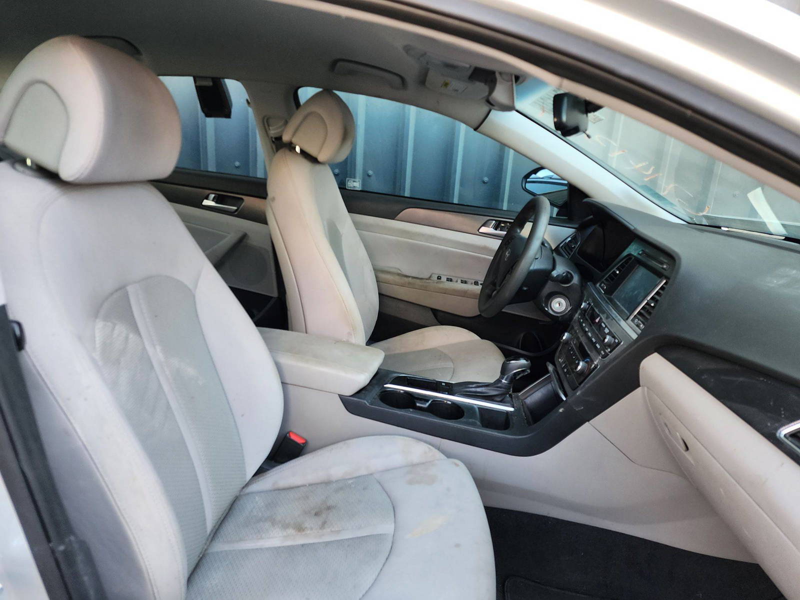 2016 HYUNDAI SONATA — 105270 Miles — Lot 67141344 — Al Quoz - Marhaba Auctions Used Cars - Image 9