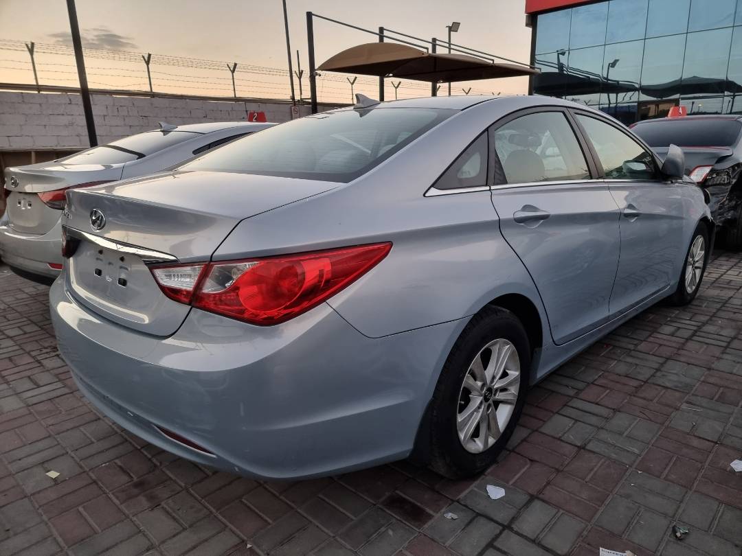 2012 HYUNDAI SONATA — 171902 Miles — Lot 215478 — Souq - Marhaba Auctions Used Cars - Image 4