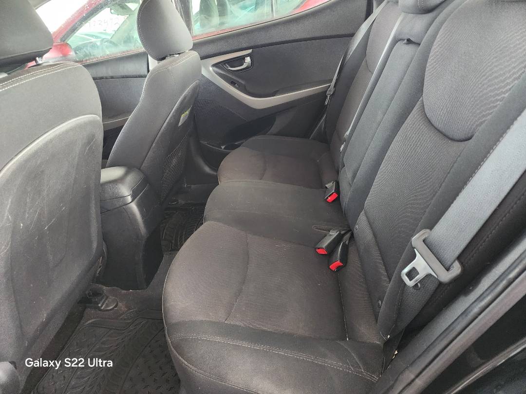 2016 HYUNDAI ELANTRA — 162585 KM — Lot 791012 — Souq - Marhaba Auctions Used Cars - Image 8