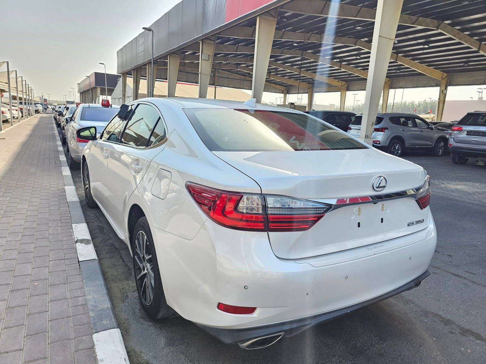 2016 LEXUS ES 350 — 110078 Miles — Lot 2229105 — Souq - Marhaba Auctions Used Cars - Image 3