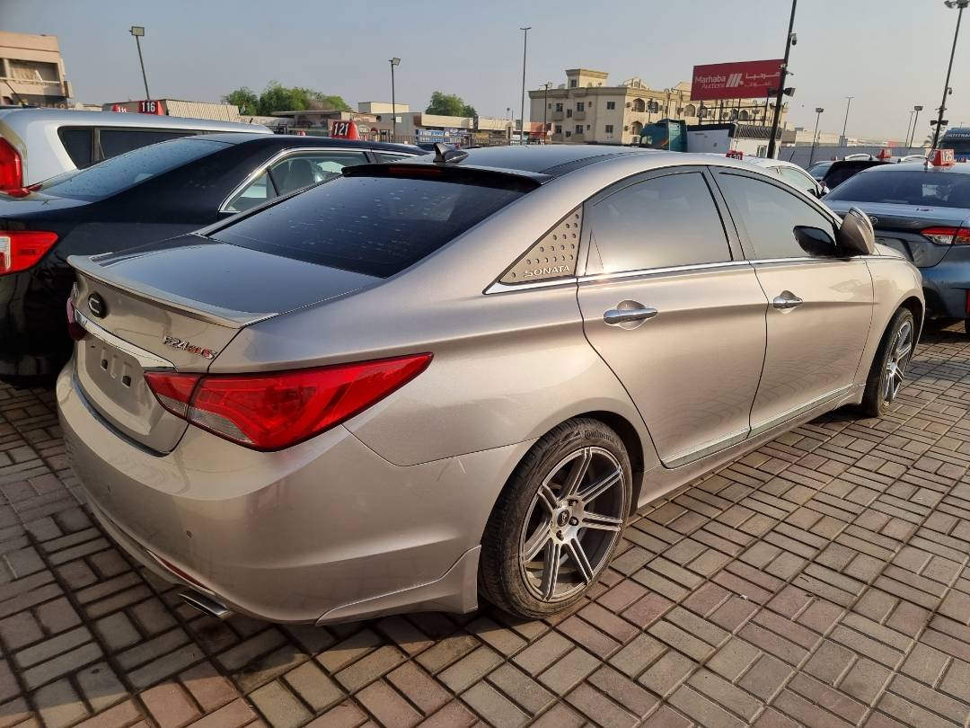 2010 HYUNDAI SONATA — 147126 KM — Lot 125487 — Ind. 12 - Marhaba Auctions Used Cars - Image 4