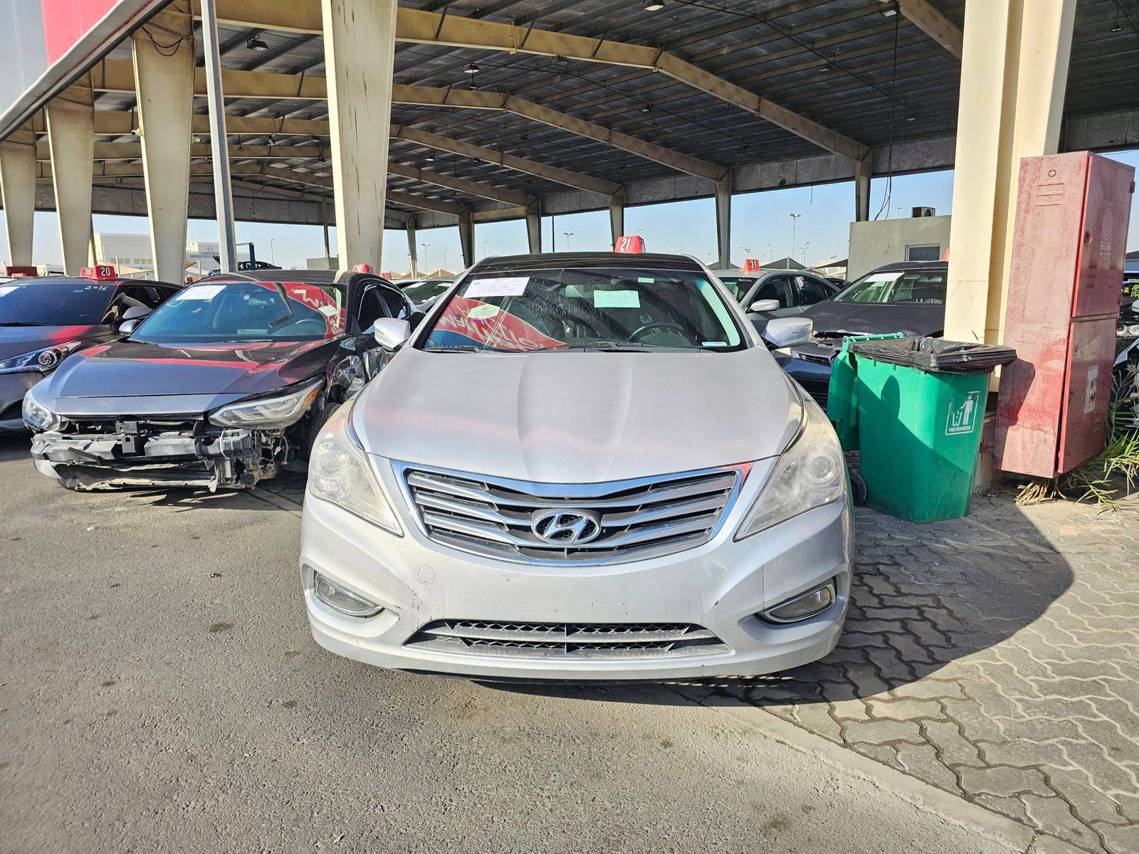 2014 HYUNDAI AZERA — 161526 KM — Lot EA396426 — Souq - Marhaba Auctions Used Cars - Image 3