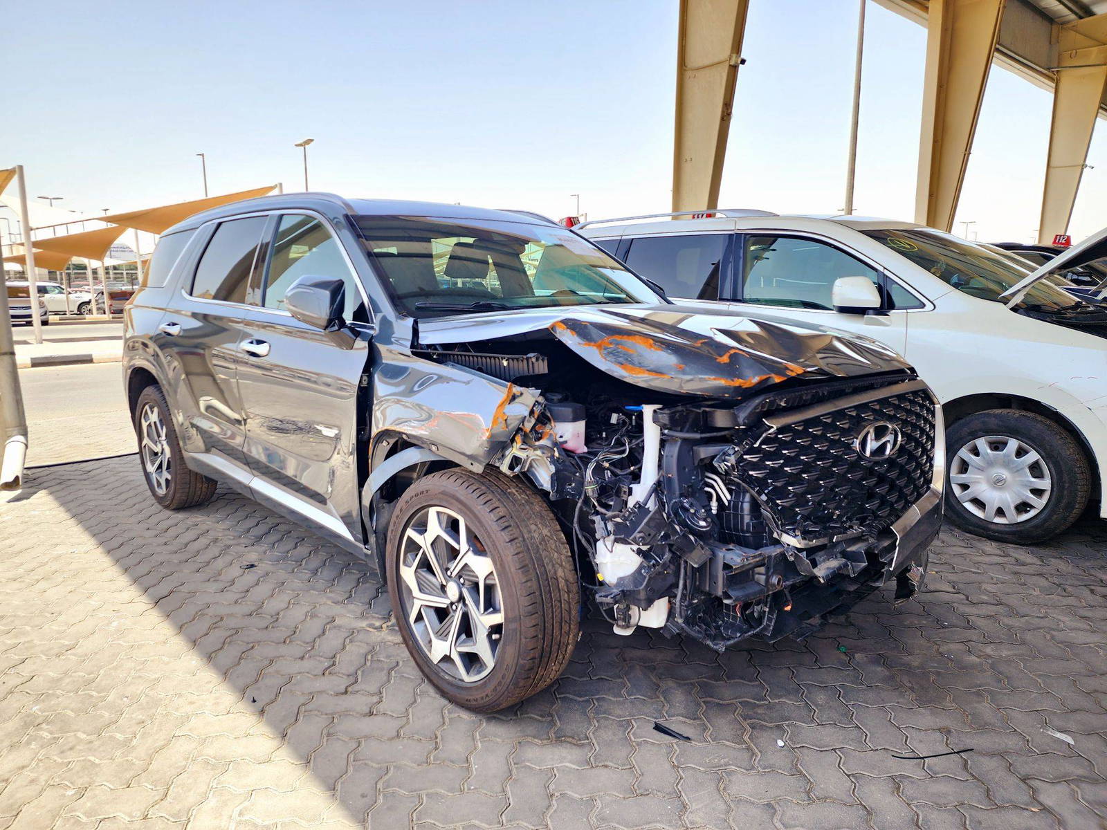 2022 HYUNDAI PALISADE CALLIGRAPHY — 43822 Miles — Lot 41443753 — Souq - Marhaba Auctions Used Cars - Image 4