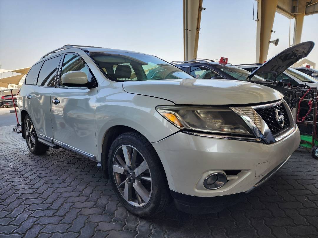 2015 NISSAN PATHFINDER — 204682 Miles — Lot 102563 — Souq - Marhaba Auctions Used Cars - Image 4