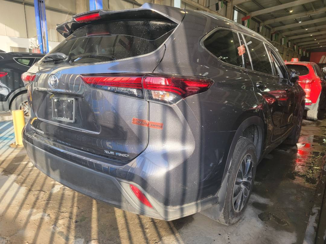 2021 TOYOTA HIGHLANDER — 75283 Miles — Lot 38650679 - Marhaba Auctions Used Cars - Image 3