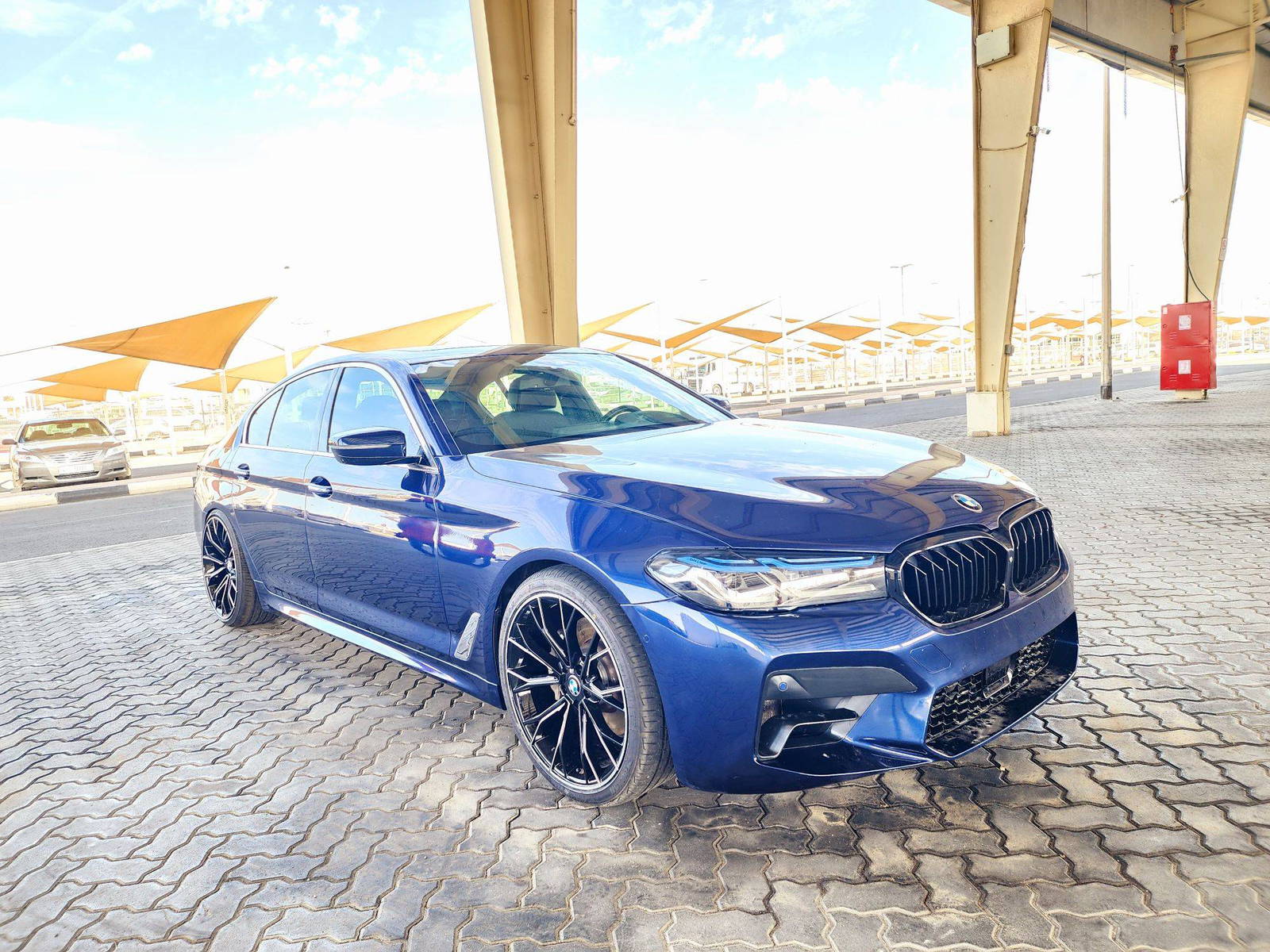 2018 BMW 530i — 93123 Miles — Lot 8JWA37608 — Souq - Marhaba Auctions Used Cars - Image 5