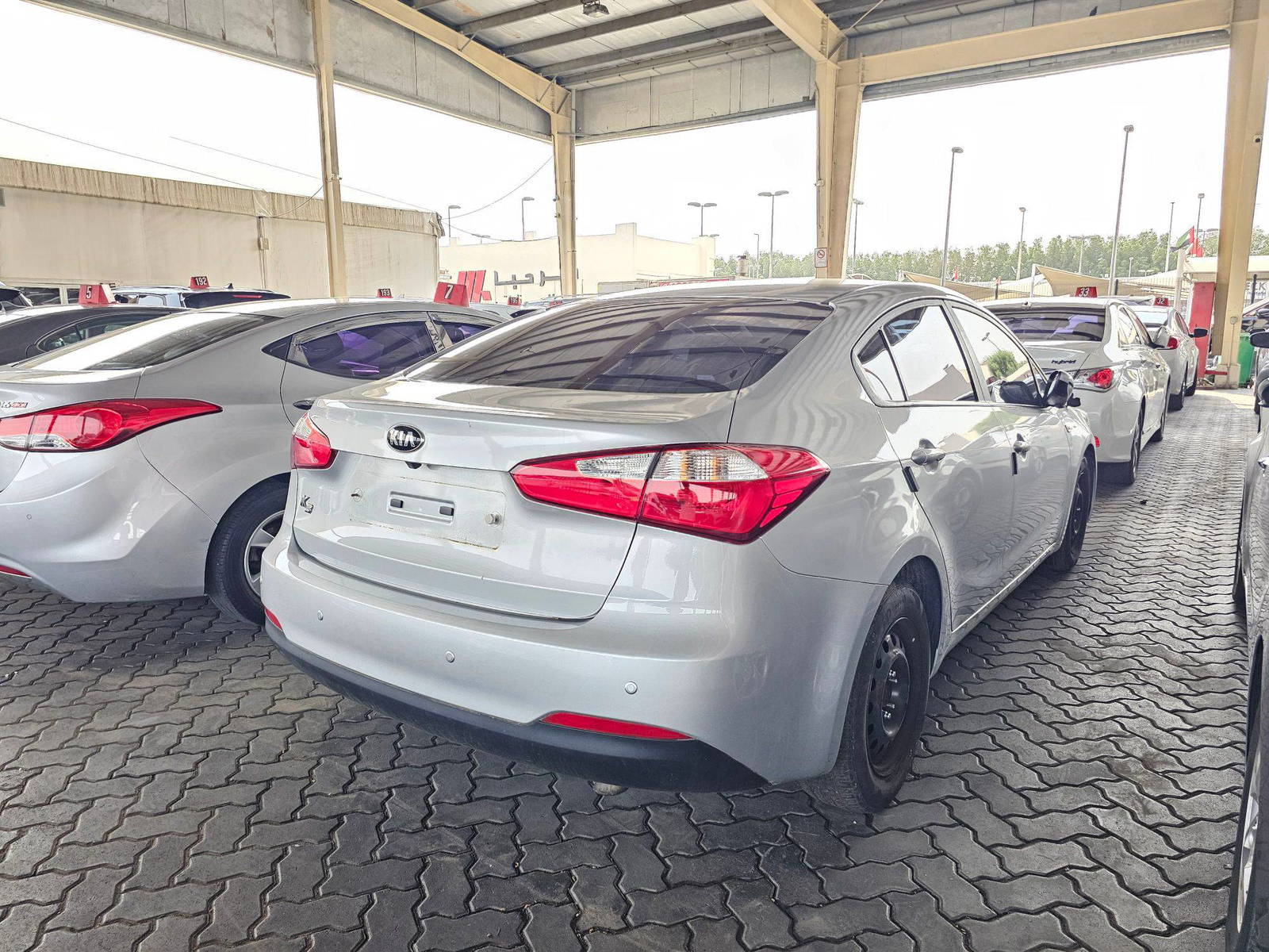 2015 KIA K3 — 156495 KM — Lot 467149 — Souq - Marhaba Auctions Used Cars - Image 3