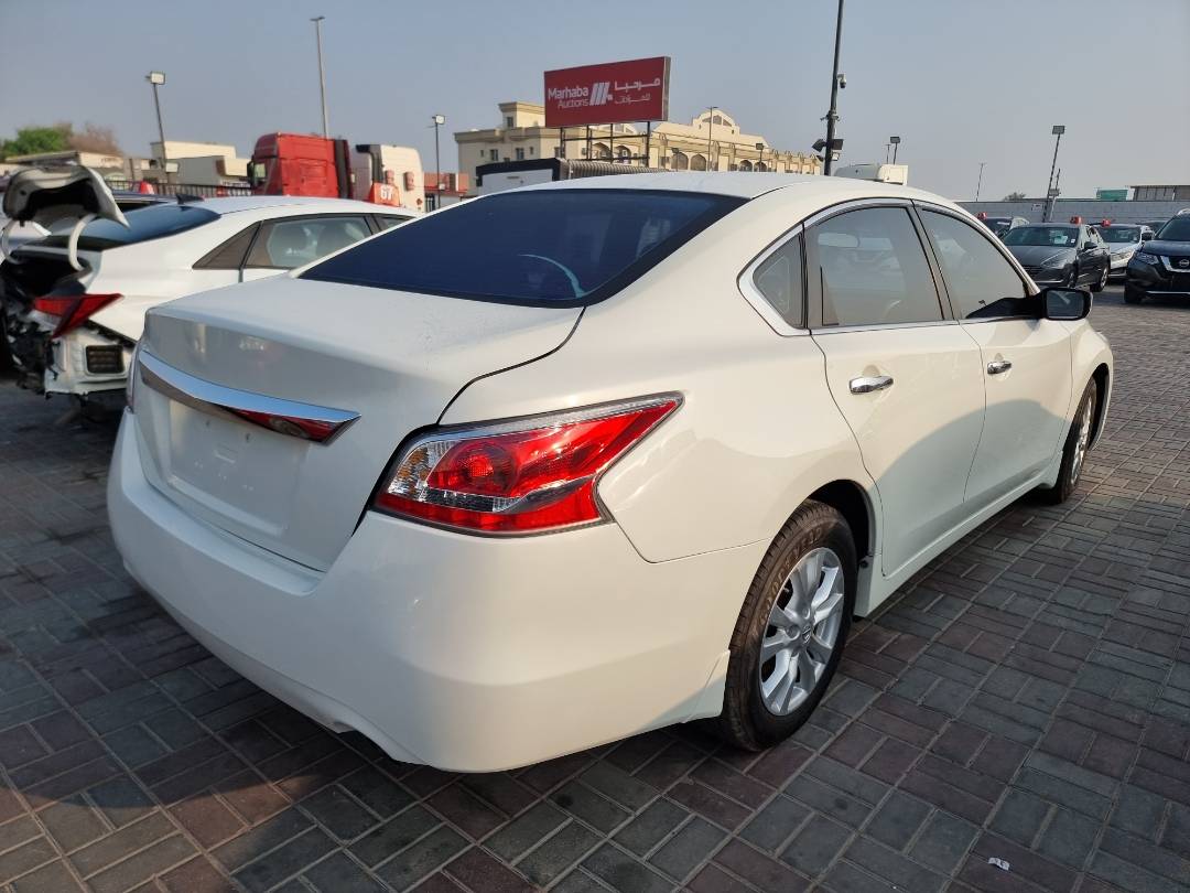 2015 NISSAN ALTIMA — 118576 Miles — Lot 321548 — Main - Marhaba Auctions Used Cars - Image 4