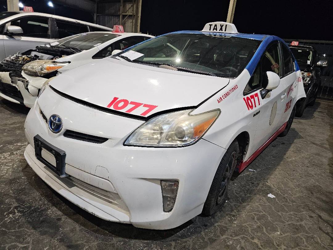 TOYOTA PRIUS