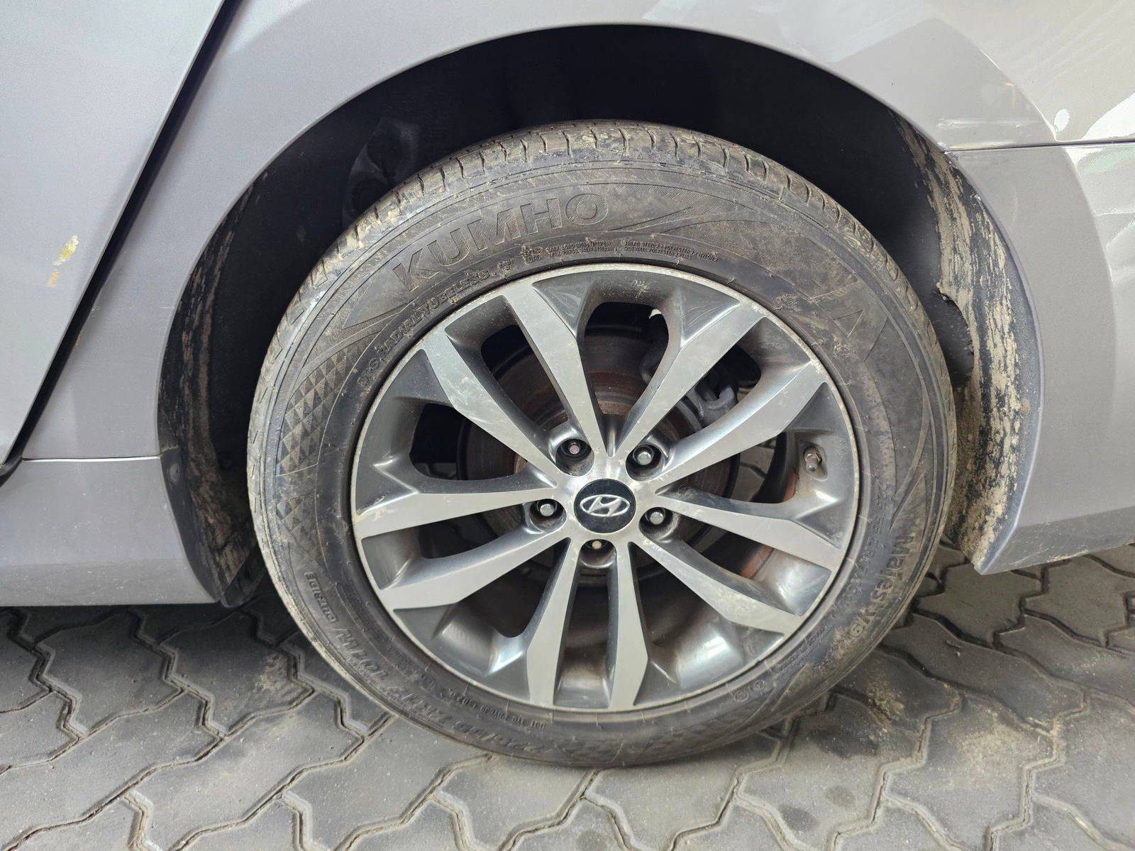 2011 HYUNDAI GRANDEUR — 121904 KM — Lot 081458 — Souq - Marhaba Auctions Used Cars - Image 10