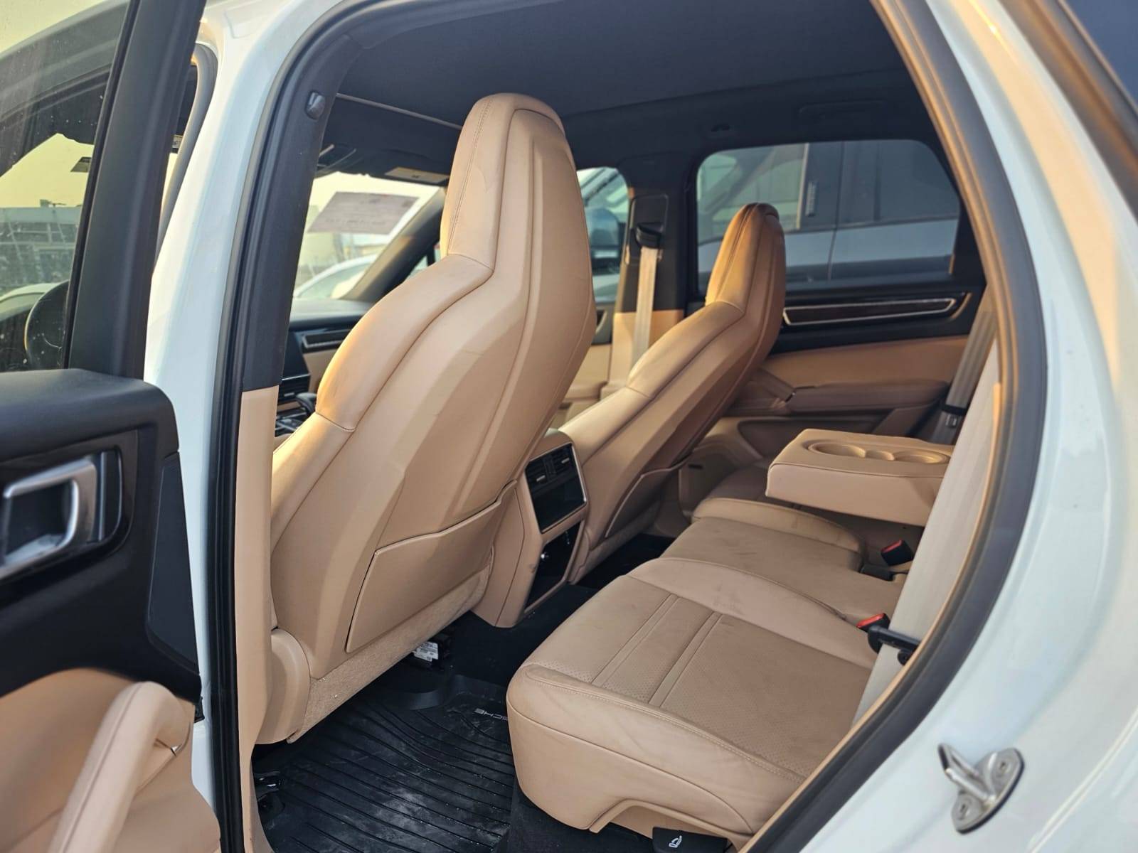 PORSCHE Cayenne 2023 - Marhaba Auction Used Cars - Image 8