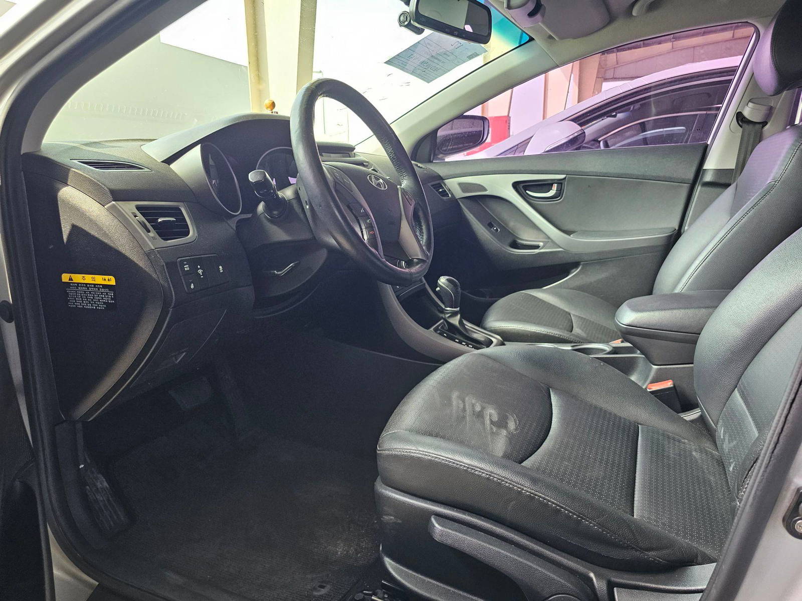 2014 HYUNDAI AVANTE — 132441 KM — Lot 024332 — Souq - Marhaba Auctions Used Cars - Image 8