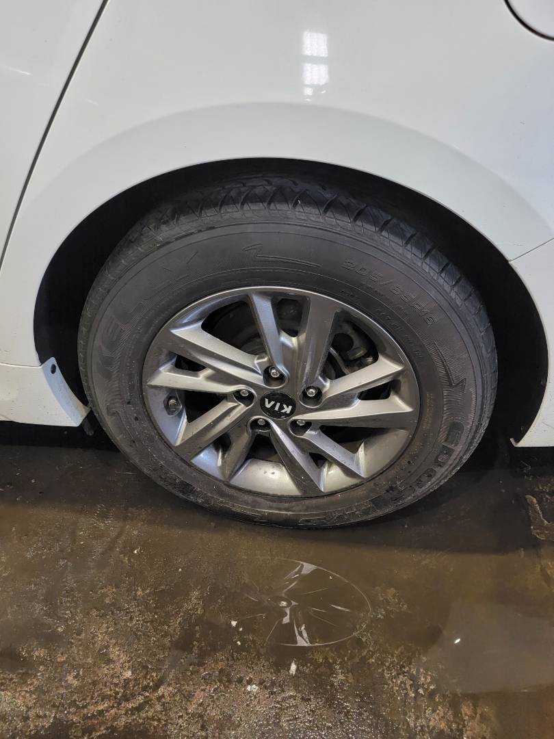 2019 KIA OPTIMA — 67274 Miles — Lot 81186224 — Main - Marhaba Auctions Used Cars - Image 9