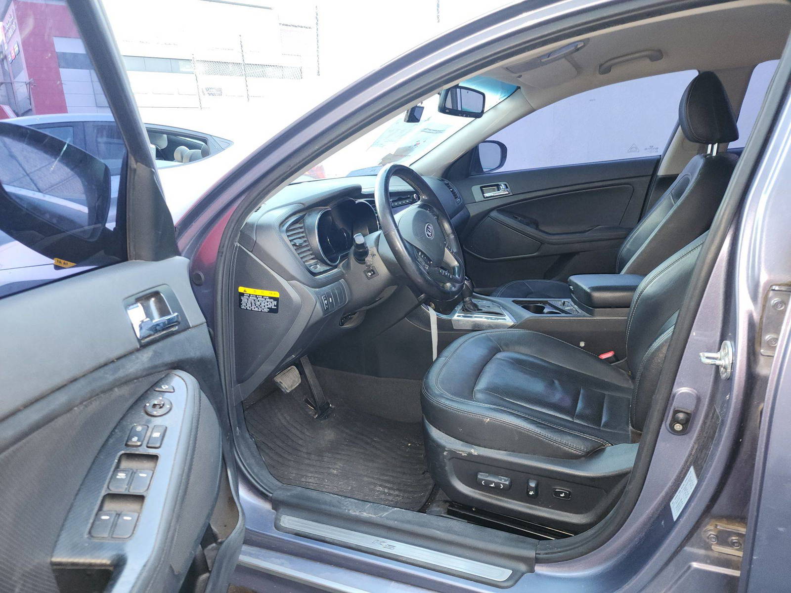 2013 KIA K5 — 234590 KM — Lot 016267 — Al Quoz - Marhaba Auctions Used Cars - Image 10