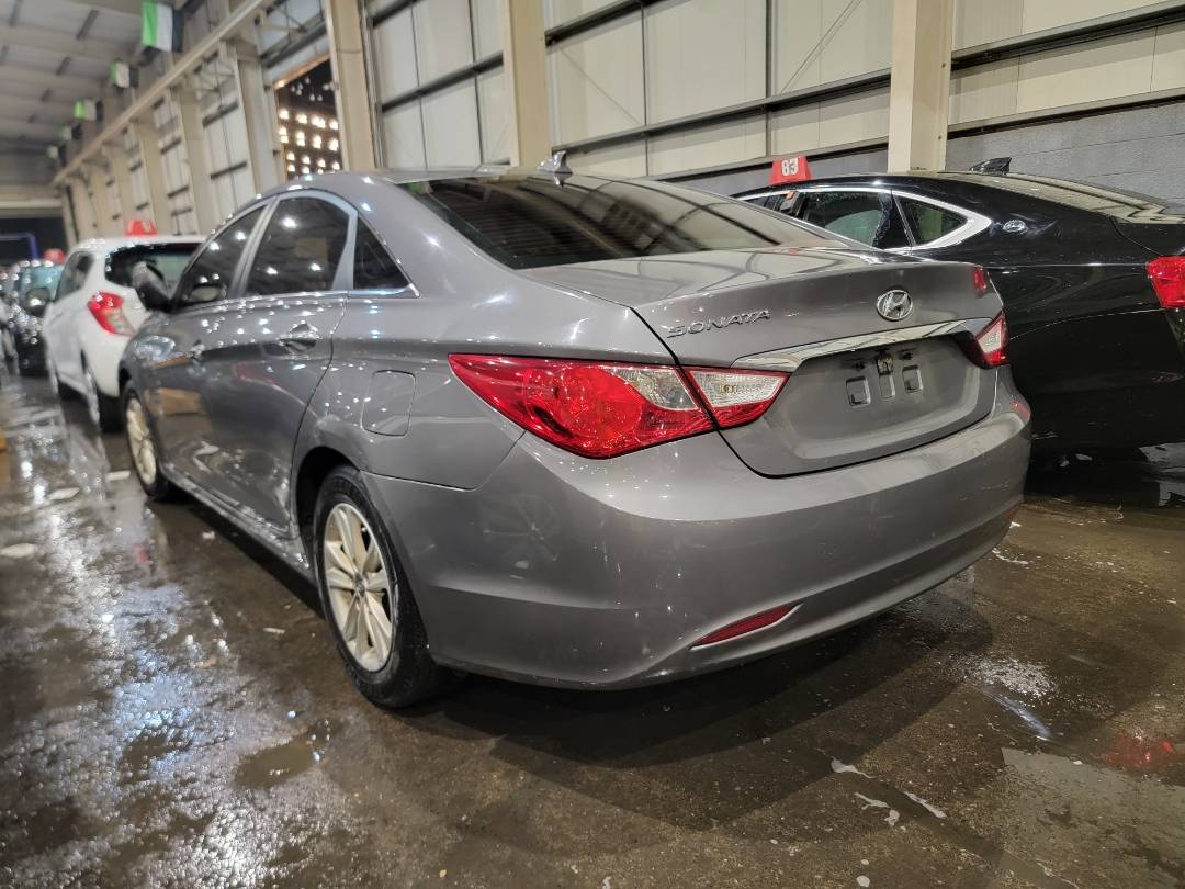 2013 HYUNDAI SONATA — 235283 Miles — Lot H665621 - Marhaba Auctions Used Cars - Image 10