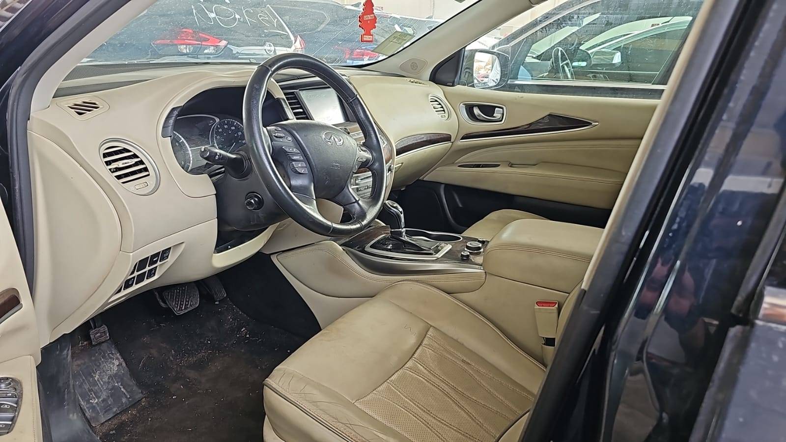 2017 INFINITI QX60 — 143461 Miles — Lot 49594 — Souq - Marhaba Auctions Used Cars - Image 4