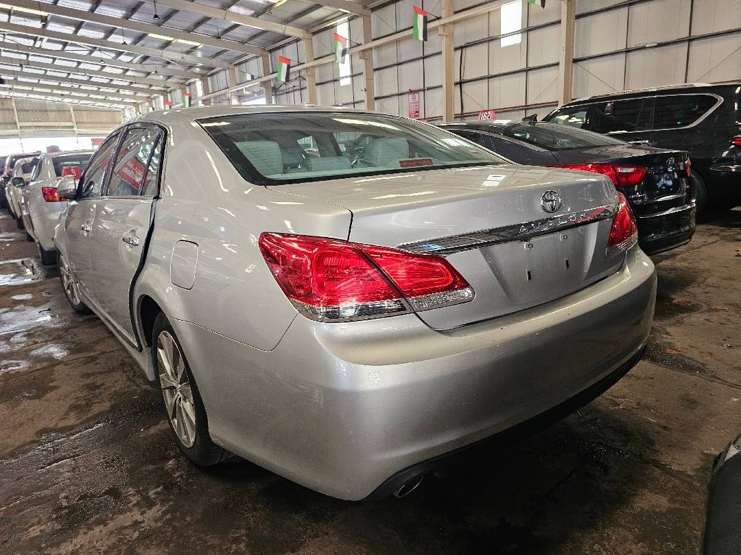 TOYOTA AVALON