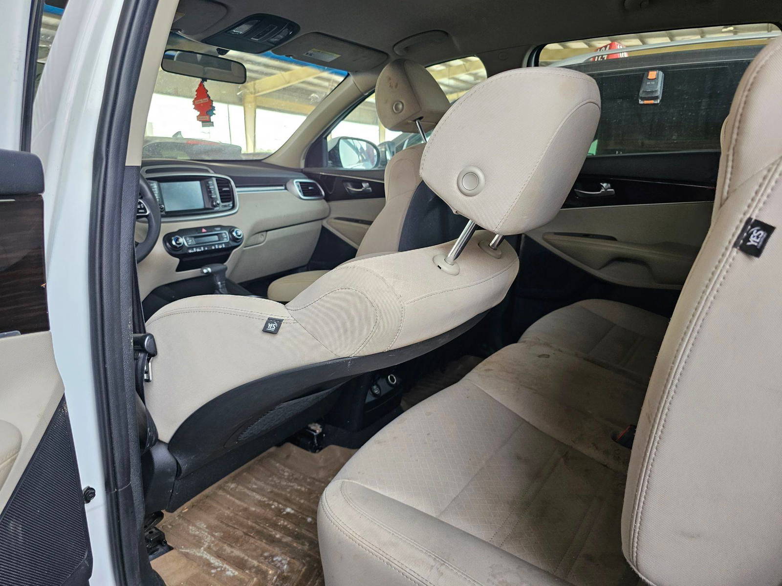 2019 KIA SORENTO — 119302 Miles — Lot 58KG493709 — Souq - Marhaba Auctions Used Cars - Image 6