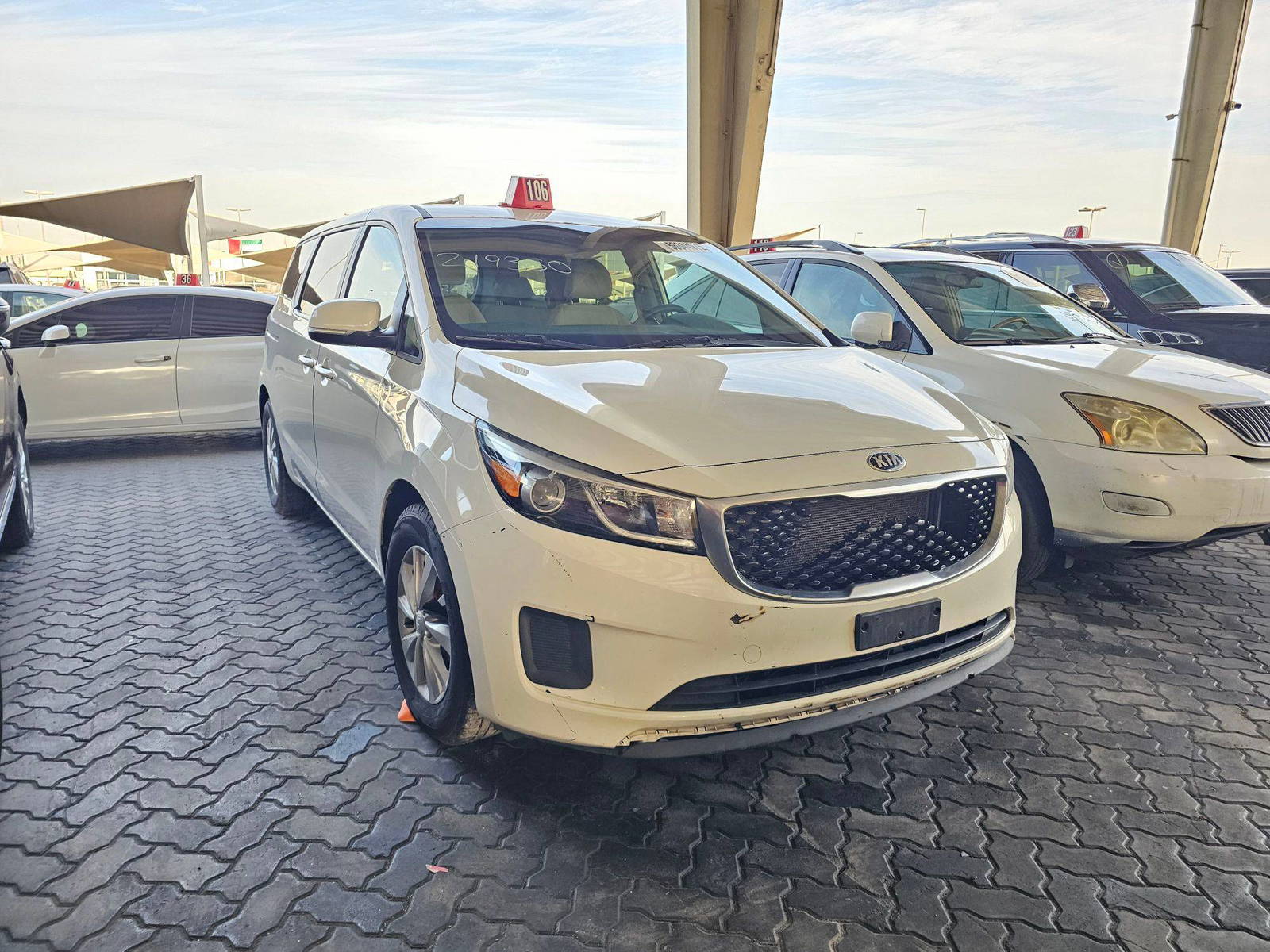 2017 KIA SEDONA — 121700 Miles — Lot 15H6219350 — Souq - Marhaba Auctions Used Cars - Image 4