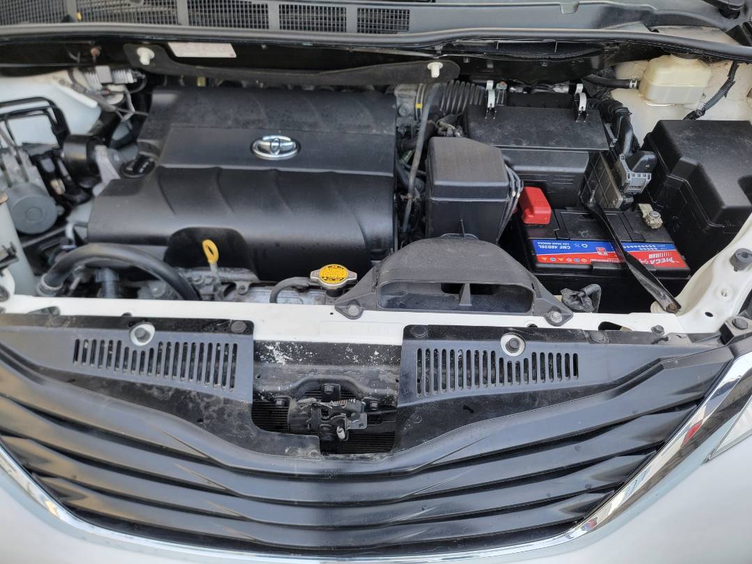 2014 TOYOTA SIENNA — 118816 Miles — Lot 0ES510913 — Main - Marhaba Auctions Used Cars - Image 11