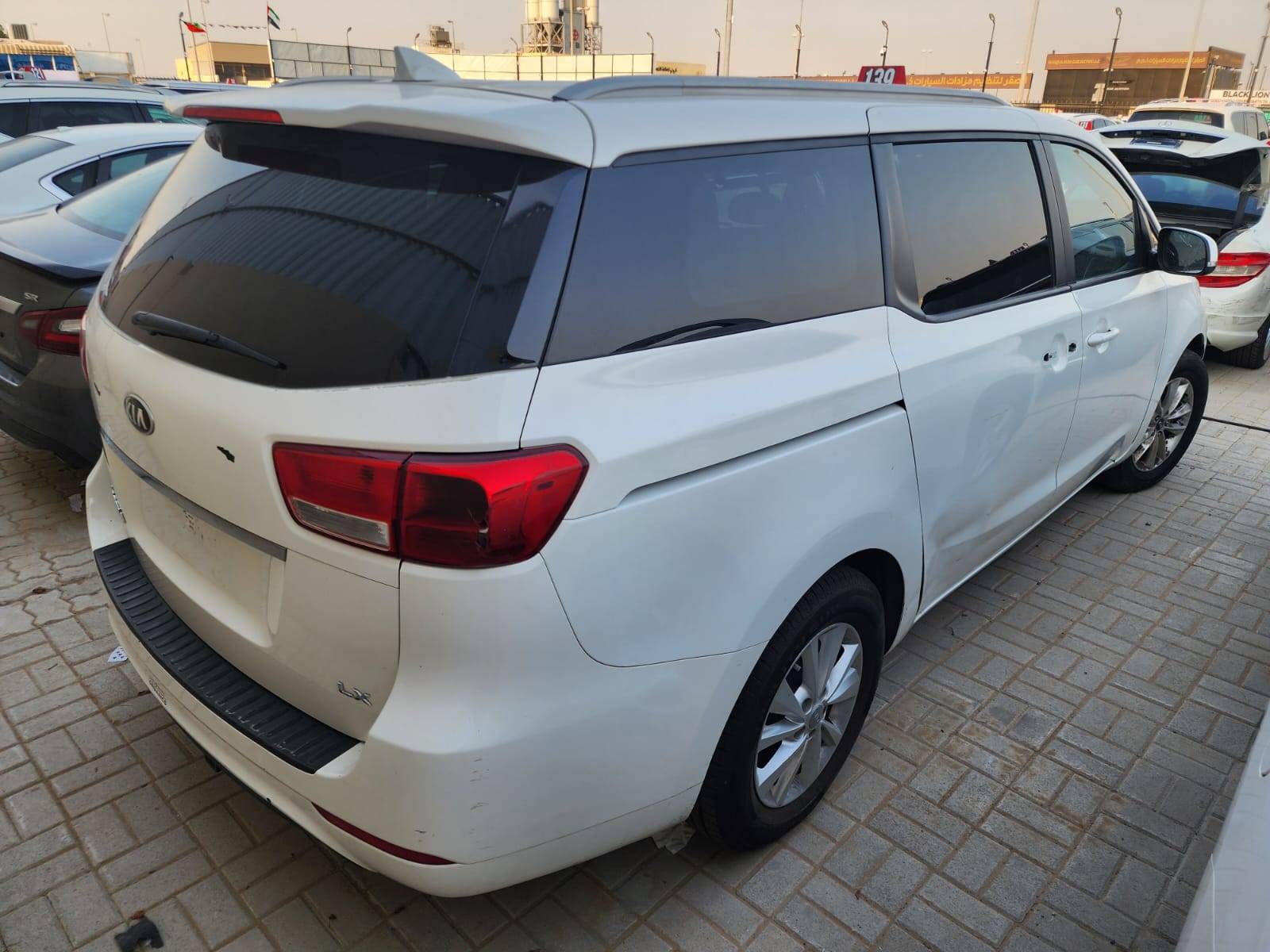 KIA SEDONA 2015 - Marhaba Auction Used Cars - Image 3