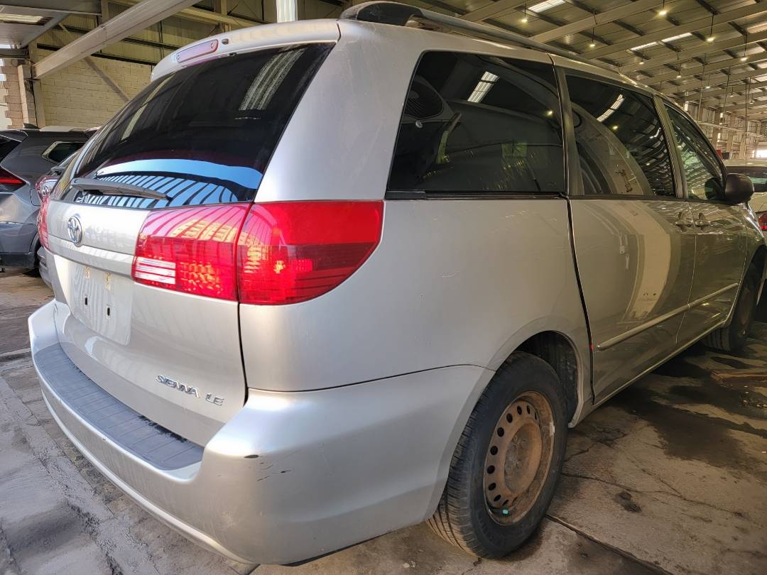 2004 TOYOTA SIENNA — 138565 Miles — Lot 091084 — Main - Marhaba Auctions Used Cars - Image 4