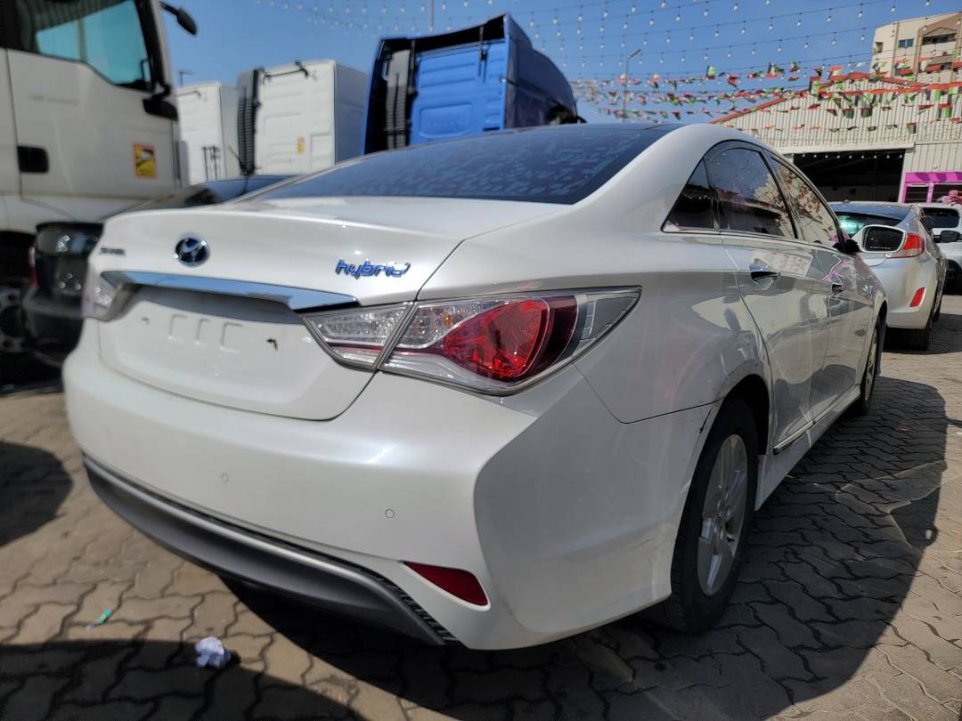 2012 HYUNDAI SONATA — 277281 KM — Lot 040317 — Main - Marhaba Auctions Used Cars - Image 4