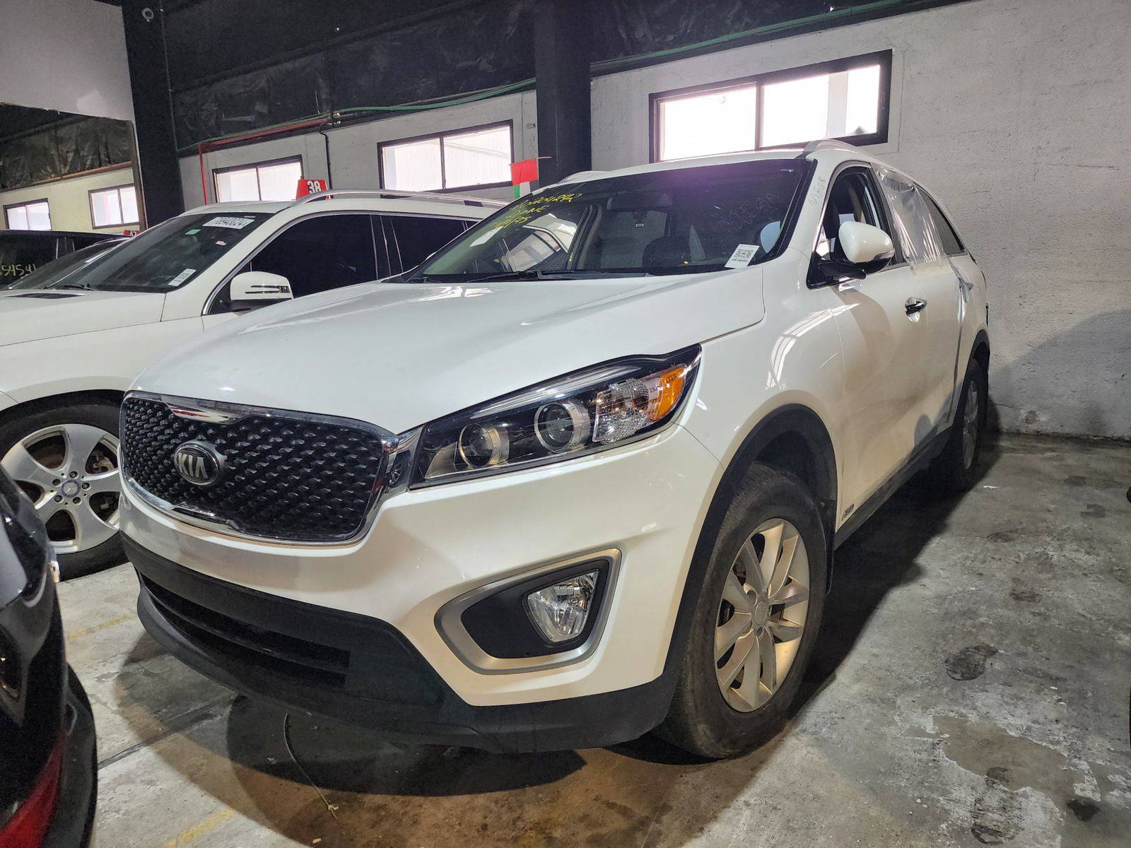 2018 KIA SORENTO — 113006 KM — Lot 20204292 — Al Quoz - Marhaba Auctions Used Cars - Image 4