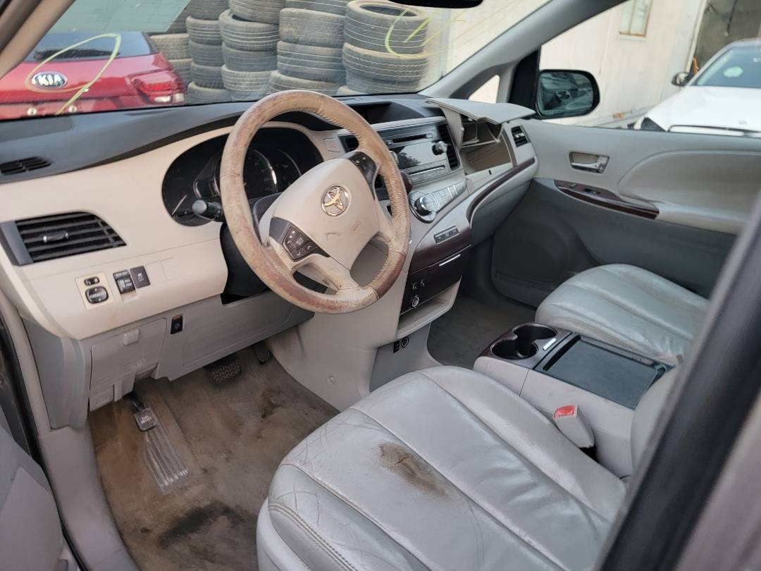 2011 TOYOTA SIENNA — 268609 Miles — Lot XBS129995 — Main - Marhaba Auctions Used Cars - Image 9