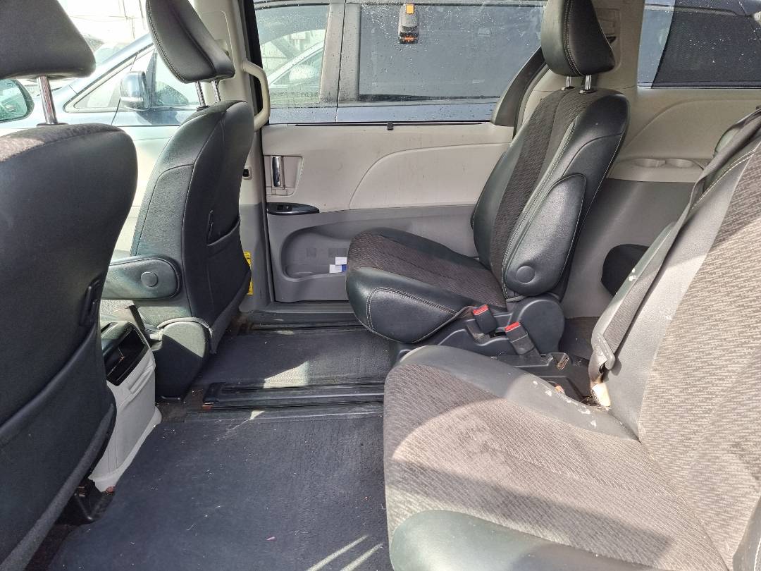 2012 TOYOTA SIENNA — 191365 Miles — Lot 125487 — Ind. 12 - Marhaba Auctions Used Cars - Image 7