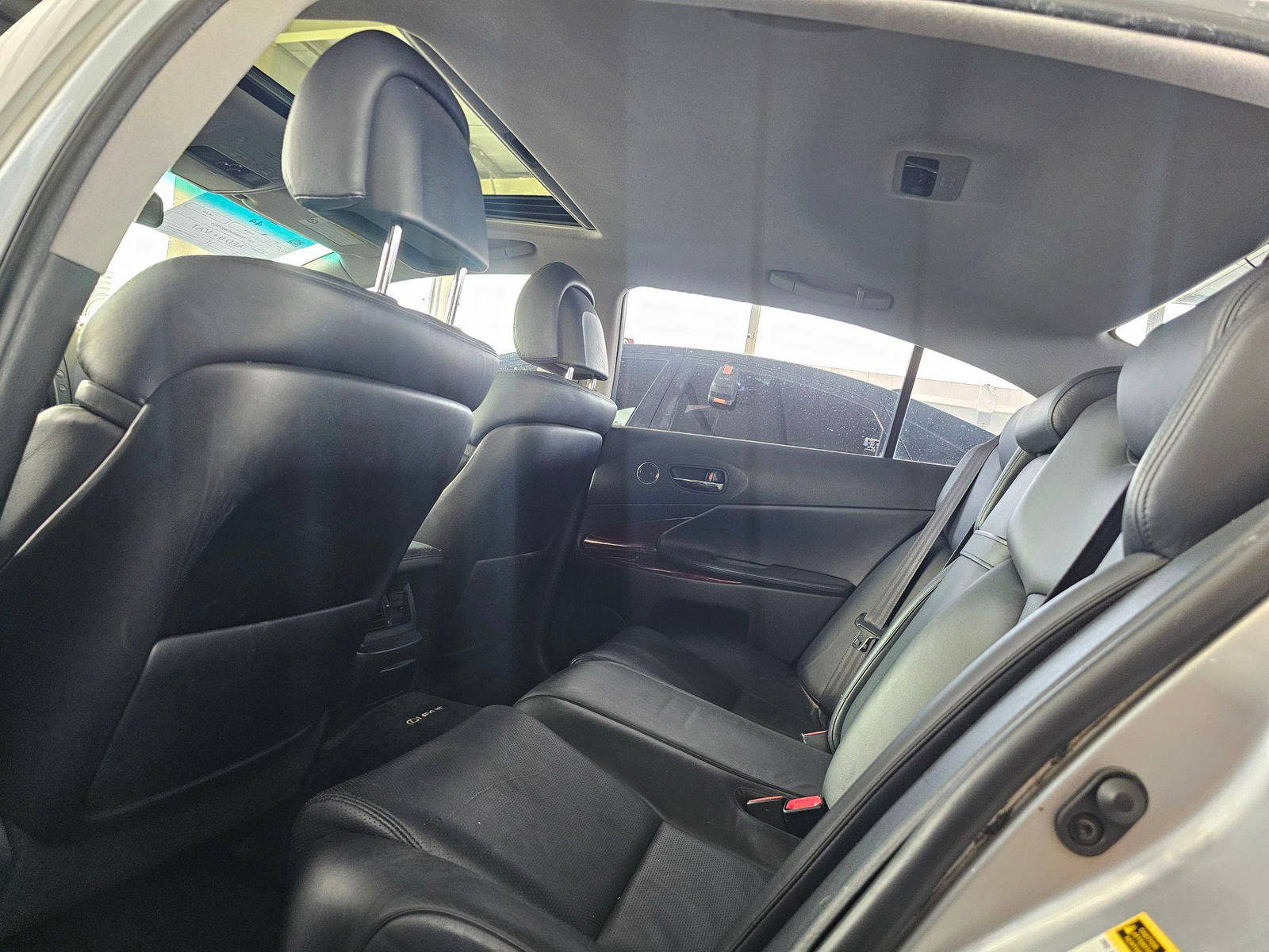2006 LEXUS GS 300 — 295624 KM — Lot S365018419 — Souq - Marhaba Auctions Used Cars - Image 6
