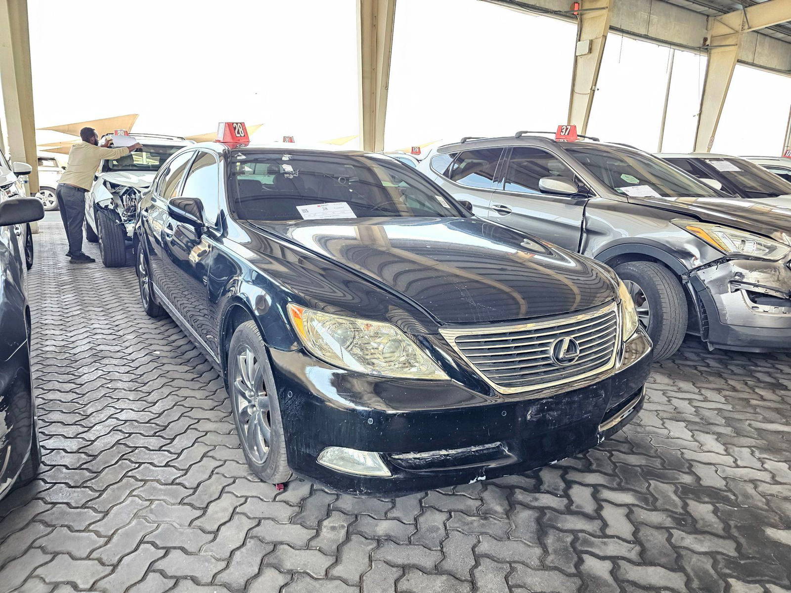 2008 LEXUS LS 460 — 141614 KM — Lot F185079551 — Souq - Marhaba Auctions Used Cars - Image 14