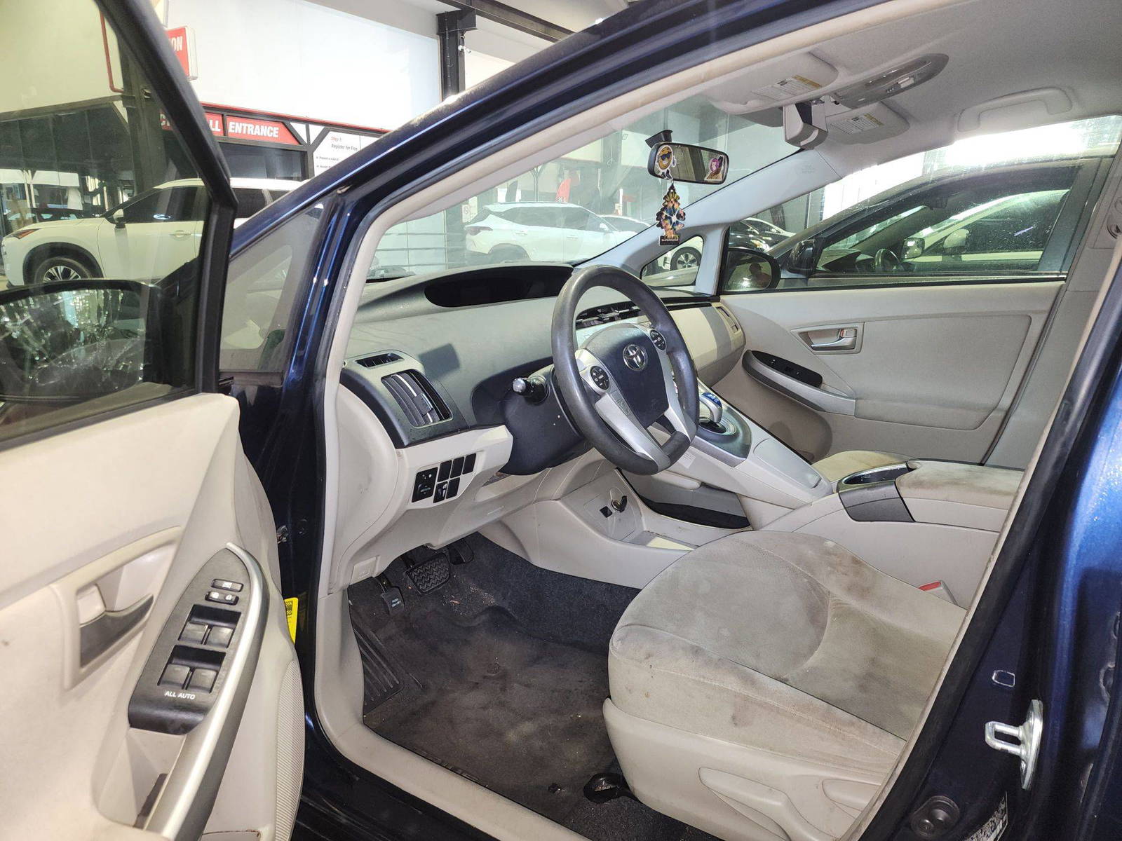 2014 TOYOTA PRIUS — 192723 Miles — Lot E0388743 — Main - Marhaba Auctions Used Cars - Image 10