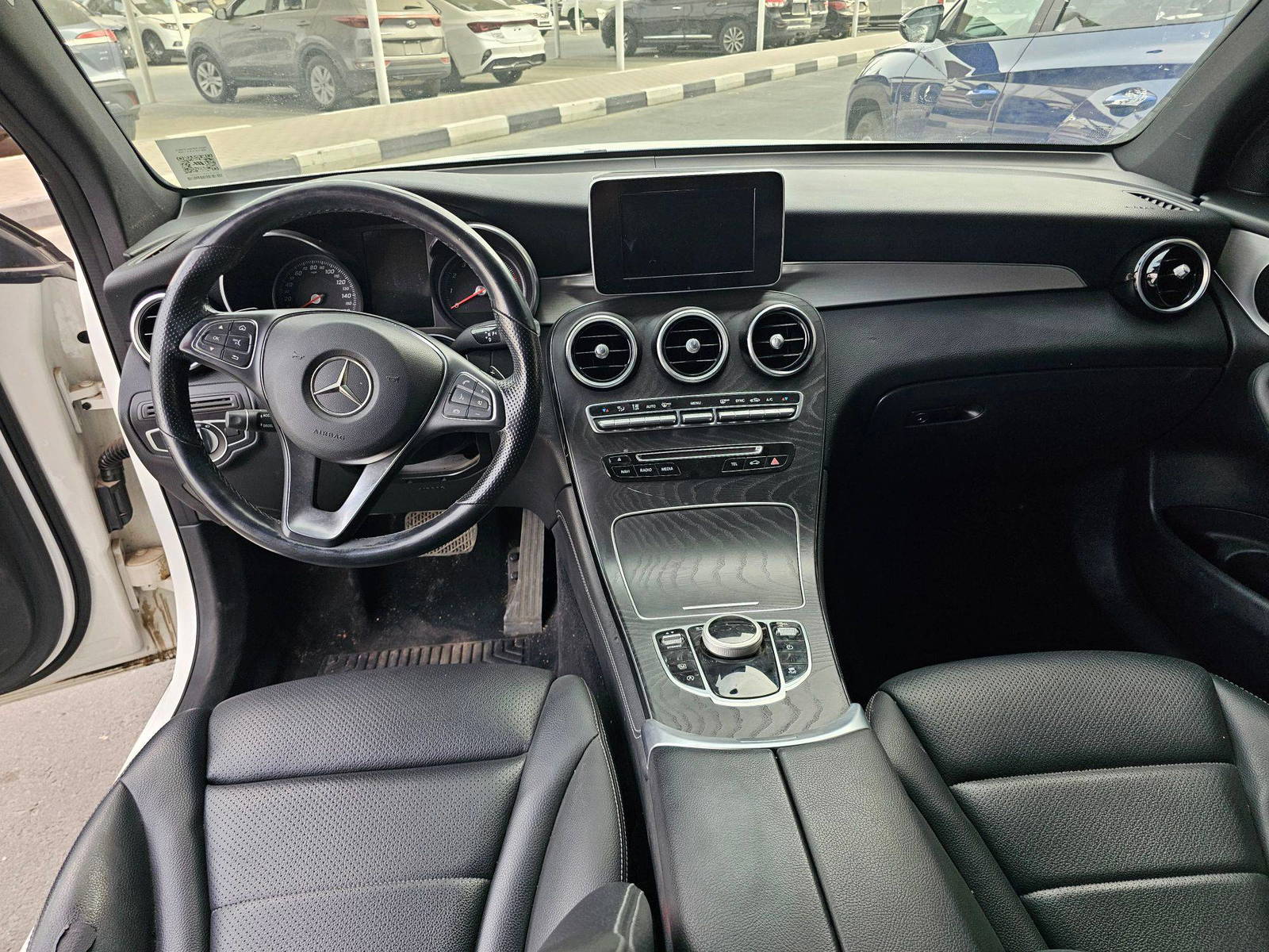 2019 MERCEDES BENZ GLC-300 — 93168 Miles — Lot 1KV165461 — Souq - Marhaba Auctions Used Cars - Image 7