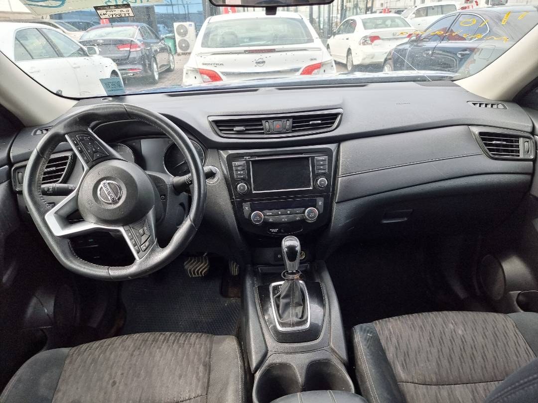 2018 NISSAN ROGUE — 172873 KM — Lot 215487 — Souq - Marhaba Auctions Used Cars - Image 7