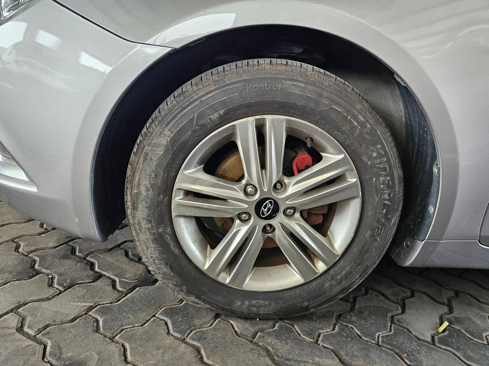 2012 HYUNDAI SONATA — 205544 KM — Lot 404943 — Souq - Marhaba Auctions Used Cars - Image 11