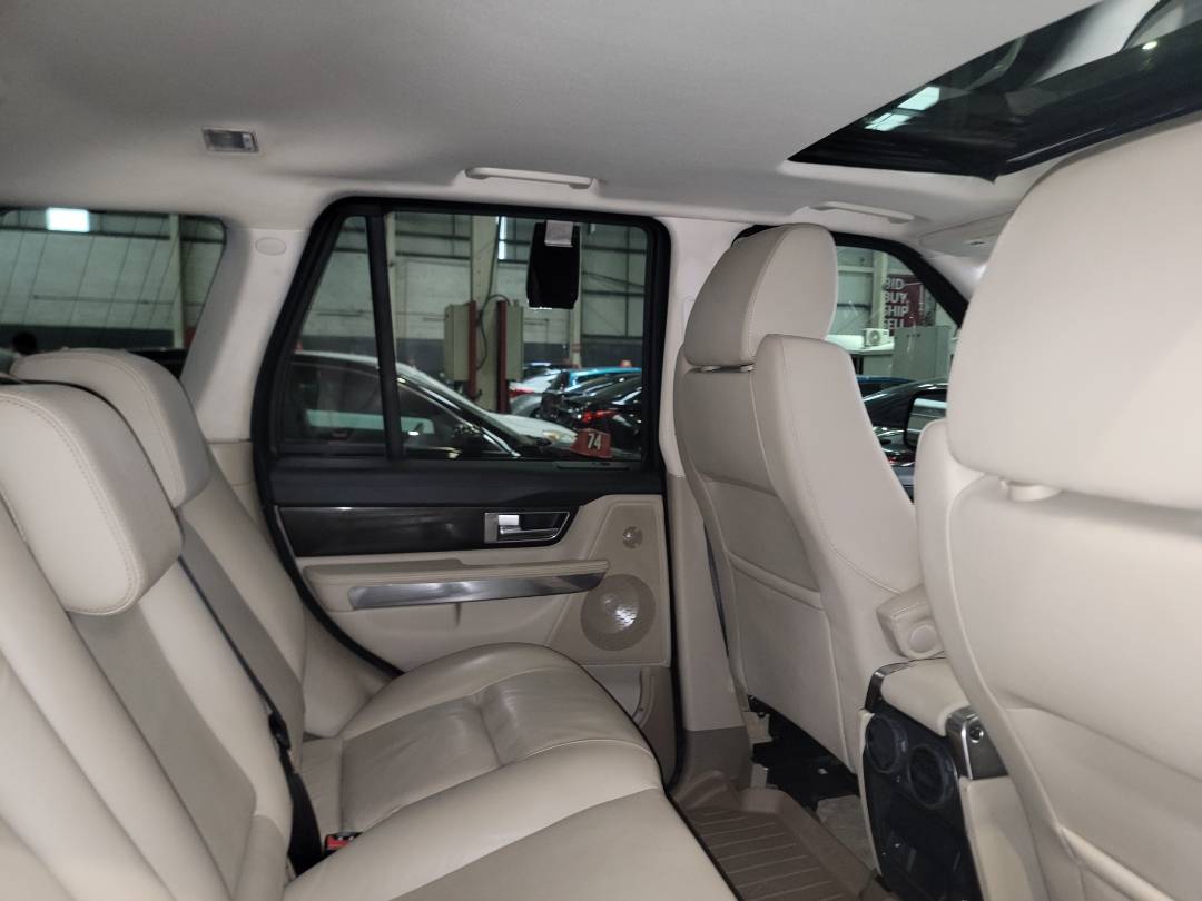 2010 LAND ROVER RANGE ROVER SPORT — 209154 Miles — Lot AA246763 - Marhaba Auctions Used Cars - Image 6