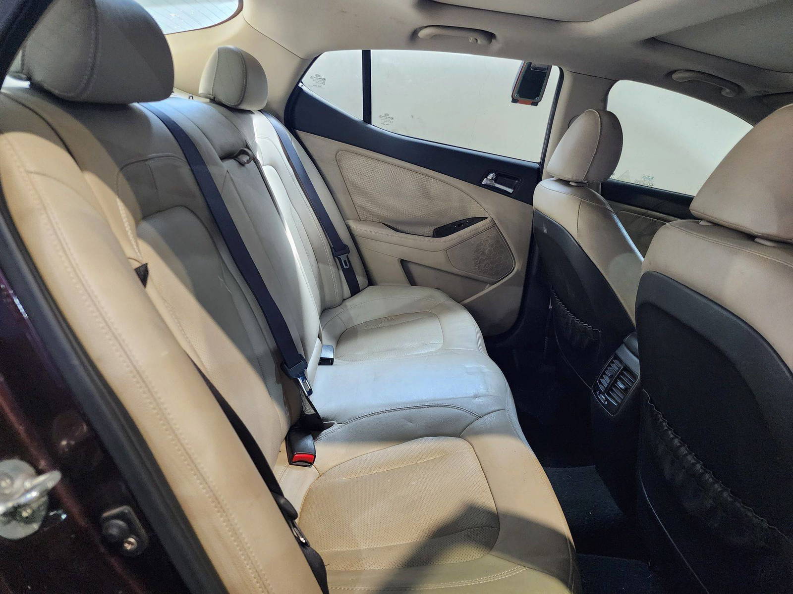 2011 KIA OPTIMA — 258113 Miles — Lot 62109694 — Souq - Marhaba Auctions Used Cars - Image 8