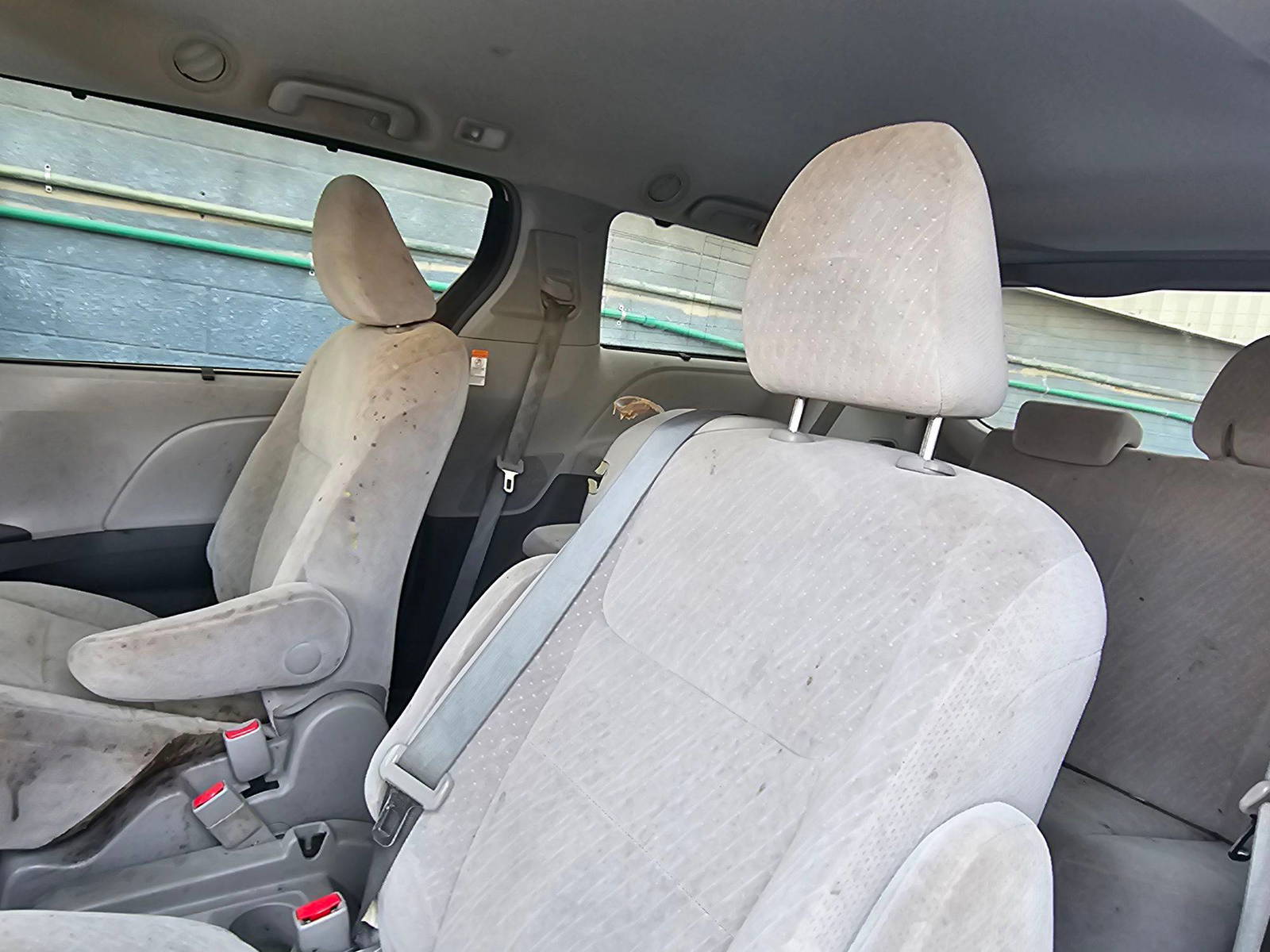 TOYOTA SIENNA 2017 - Marhaba Auction Used Cars - Image 6
