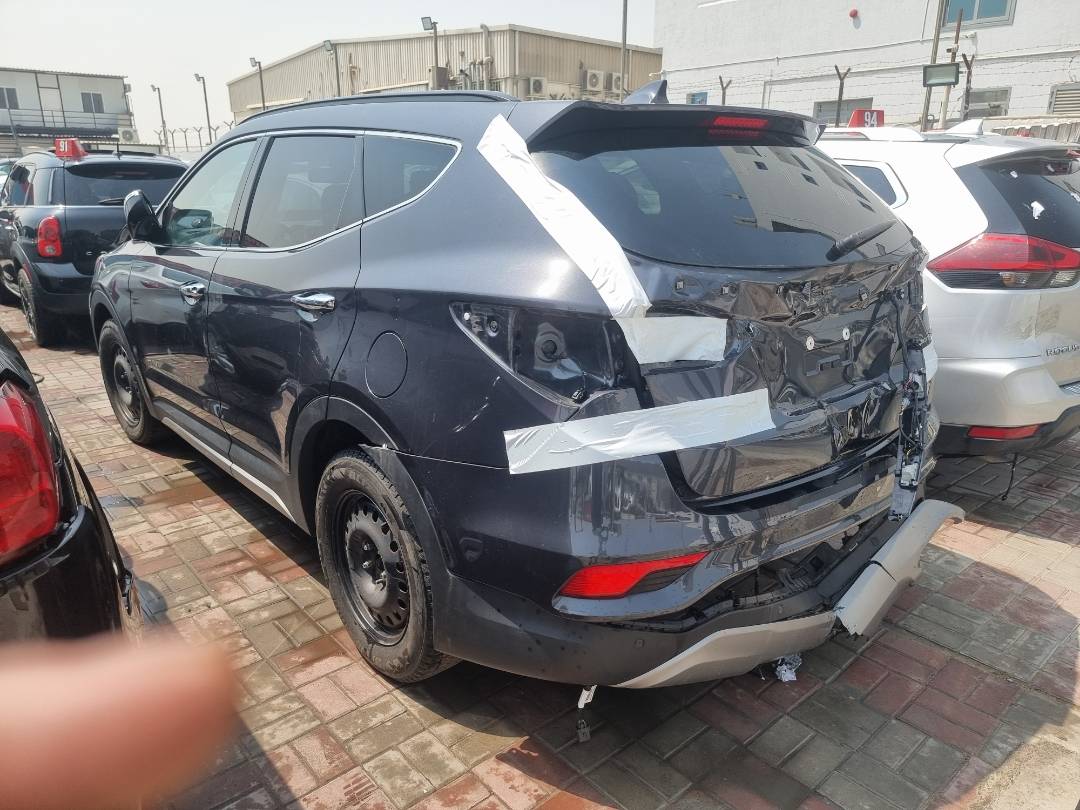 2017 HYUNDAI SANTA FE — 50687 KM — Lot 454001 — Ind. 12 - Marhaba Auctions Used Cars - Image 5