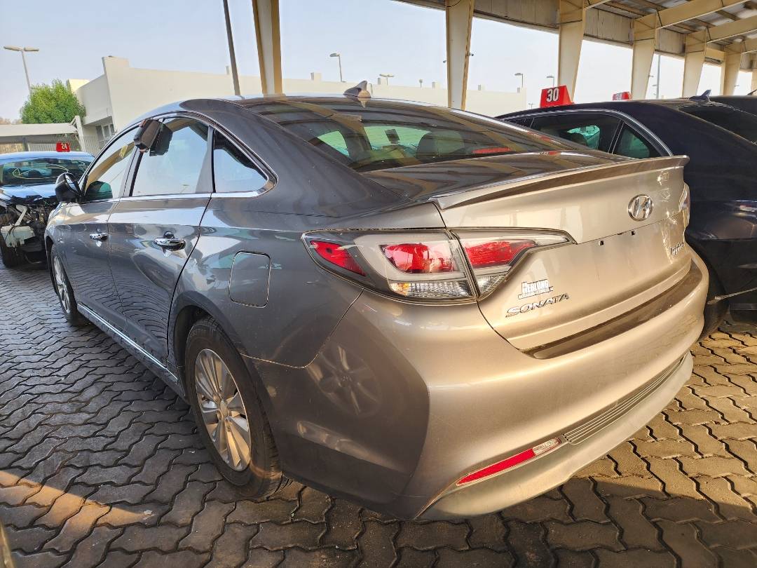 2017 HYUNDAI SONATA — 218048 Miles — Lot 38964318 — Souq - Marhaba Auctions Used Cars - Image 6