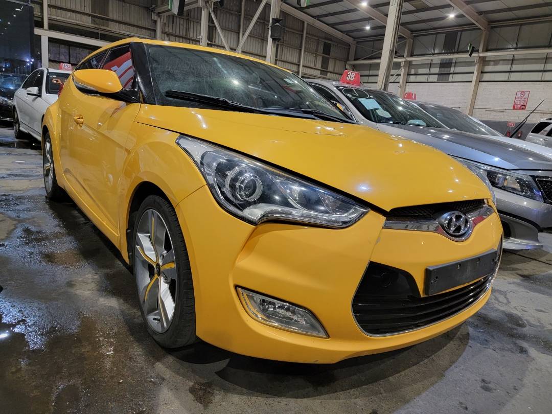 2011 HYUNDAI VELOSTER — 137088 KM — Lot U023203 — Main - Marhaba Auctions Used Cars - Image 4