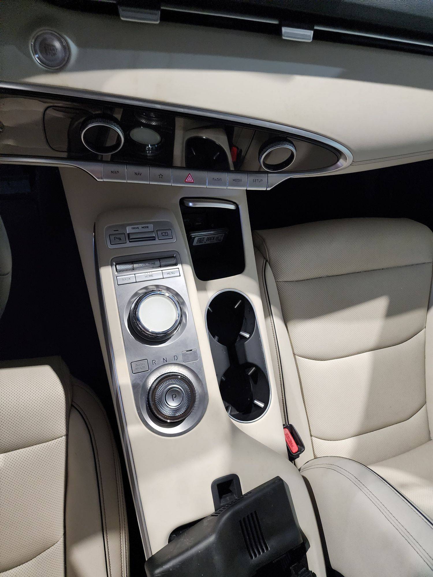 2024 GENESIS GV70 — 7441 Miles — Lot 4000 — Al Quoz - Marhaba Auctions Used Cars - Image 14