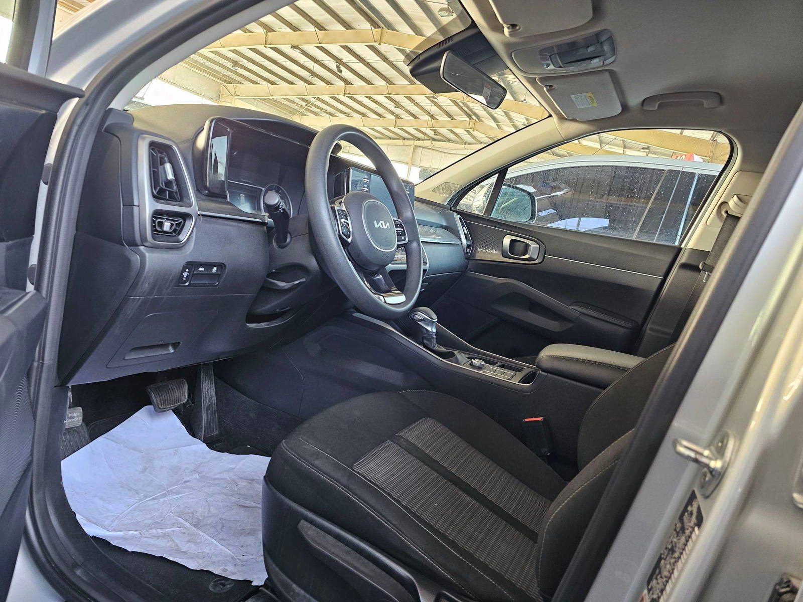 2022 KIA SORENTO — 61016 Miles — Lot NG113323 — Souq - Marhaba Auctions Used Cars - Image 8