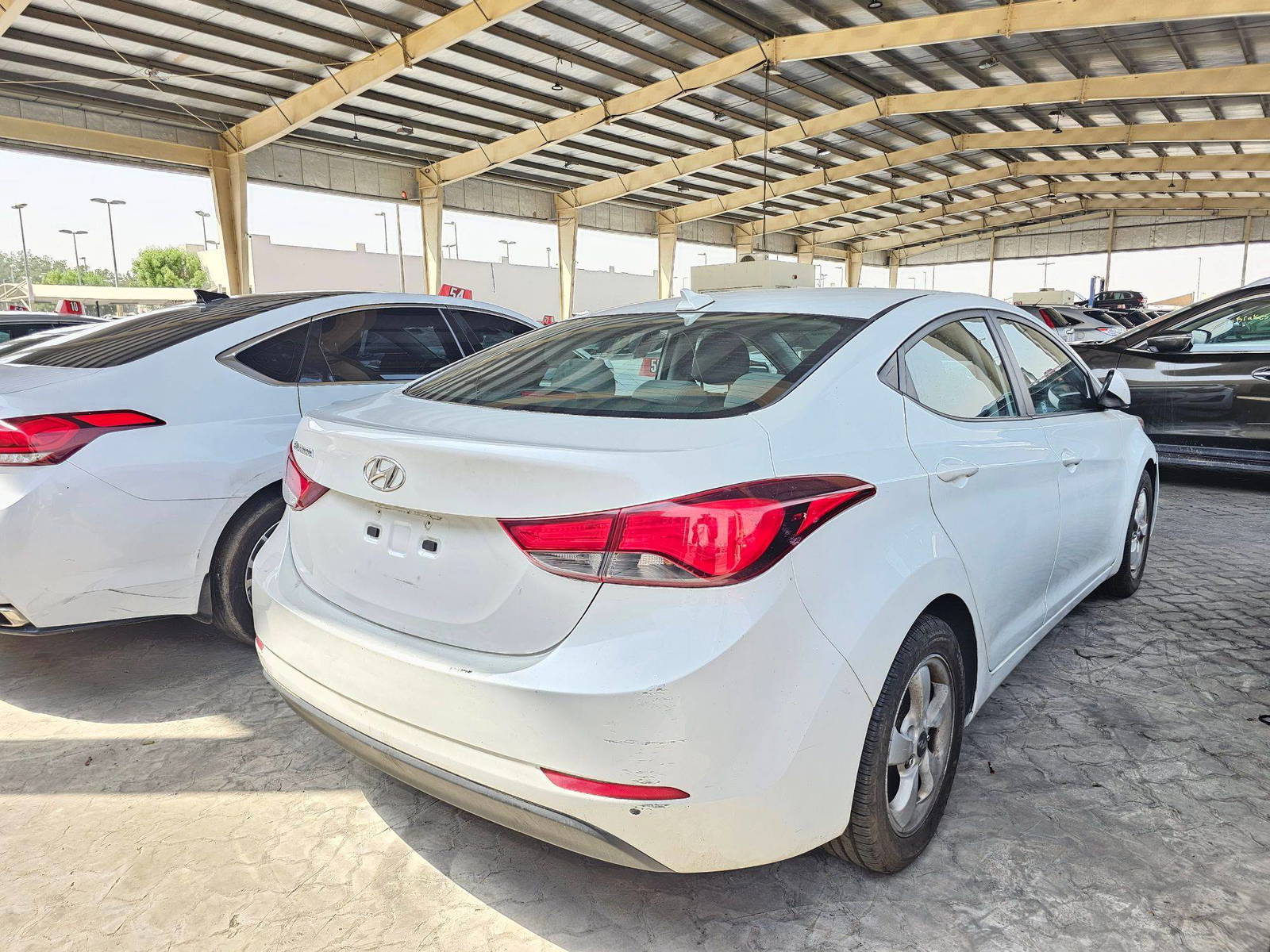 2016 HYUNDAI ELANTRA — 130358 Miles — Lot GH693317 — Souq - Marhaba Auctions Used Cars - Image 4