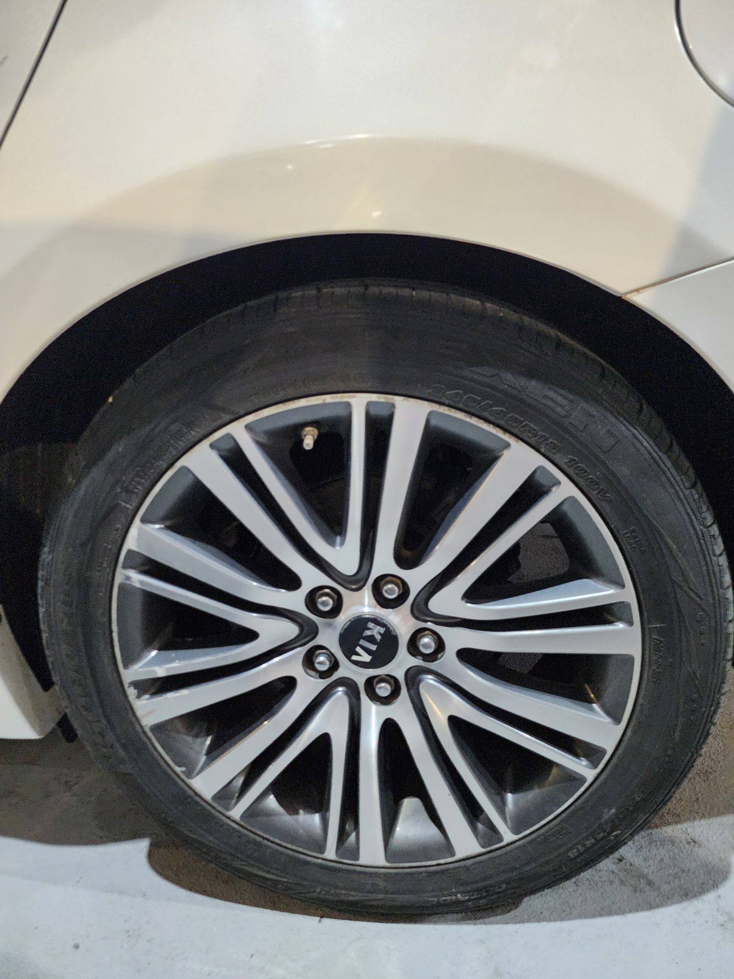 2014 KIA CADENZA — 206403 Miles — Lot 41673884 — Al Quoz - Marhaba Auctions Used Cars - Image 11