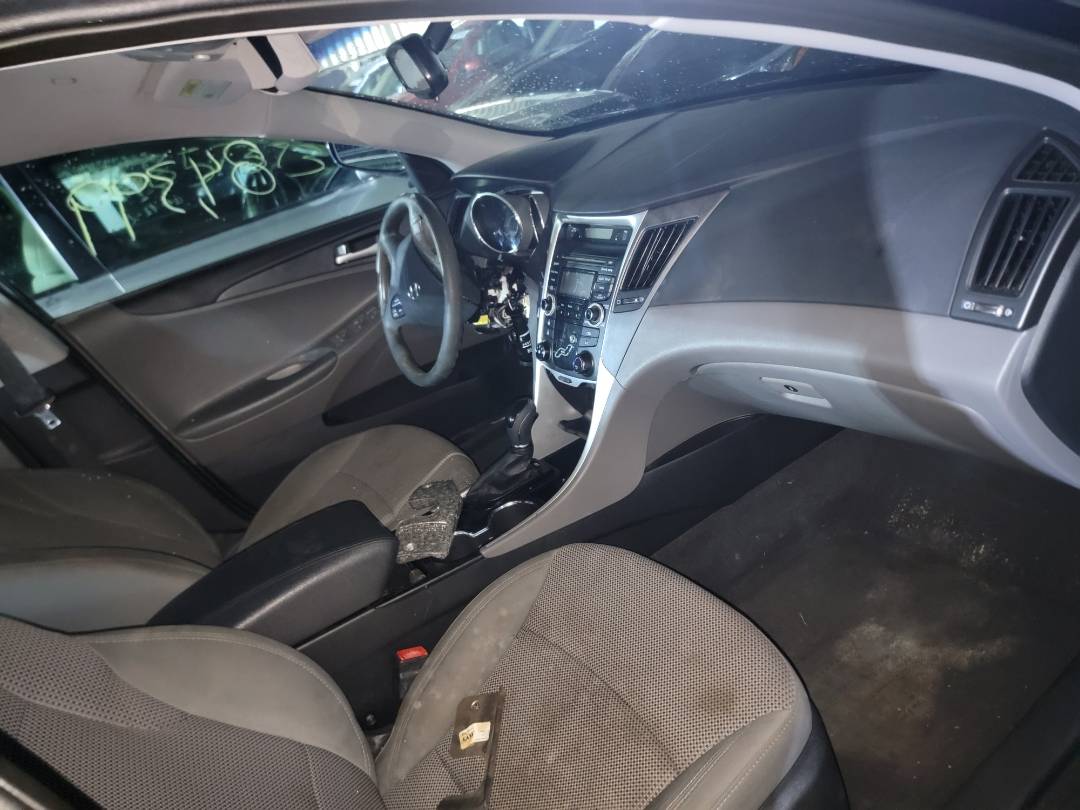 2012 HYUNDAI SONATA — 84399 Miles — Lot 72436963 - Marhaba Auctions Used Cars - Image 6