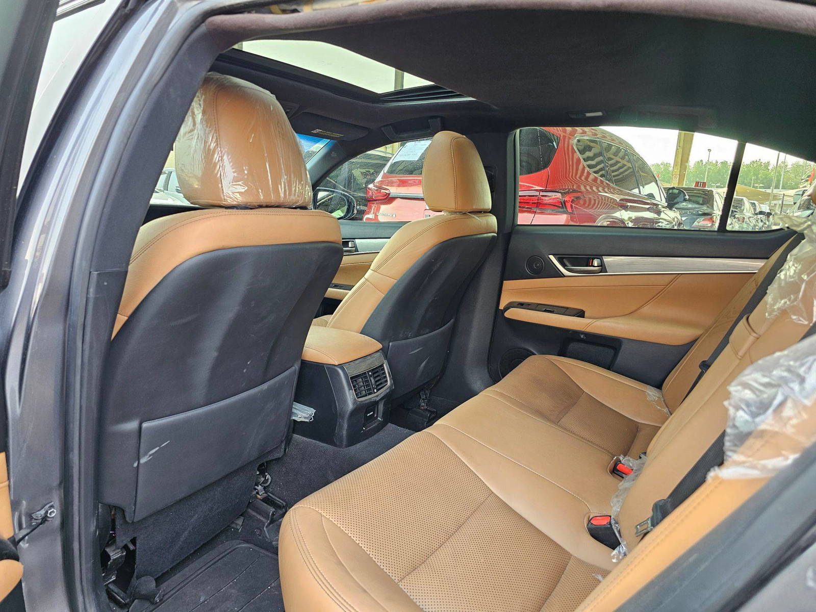 2014 LEXUS GS 350 — 159981 KM — Lot 1E5023856 — Souq - Marhaba Auctions Used Cars - Image 6